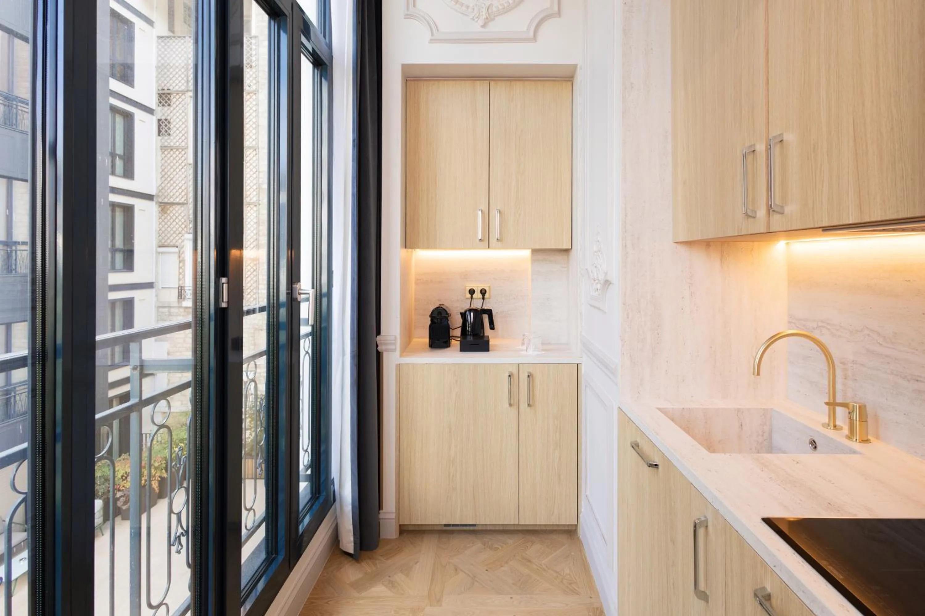 Kitchen or kitchenette in Mode Paris Aparthotel