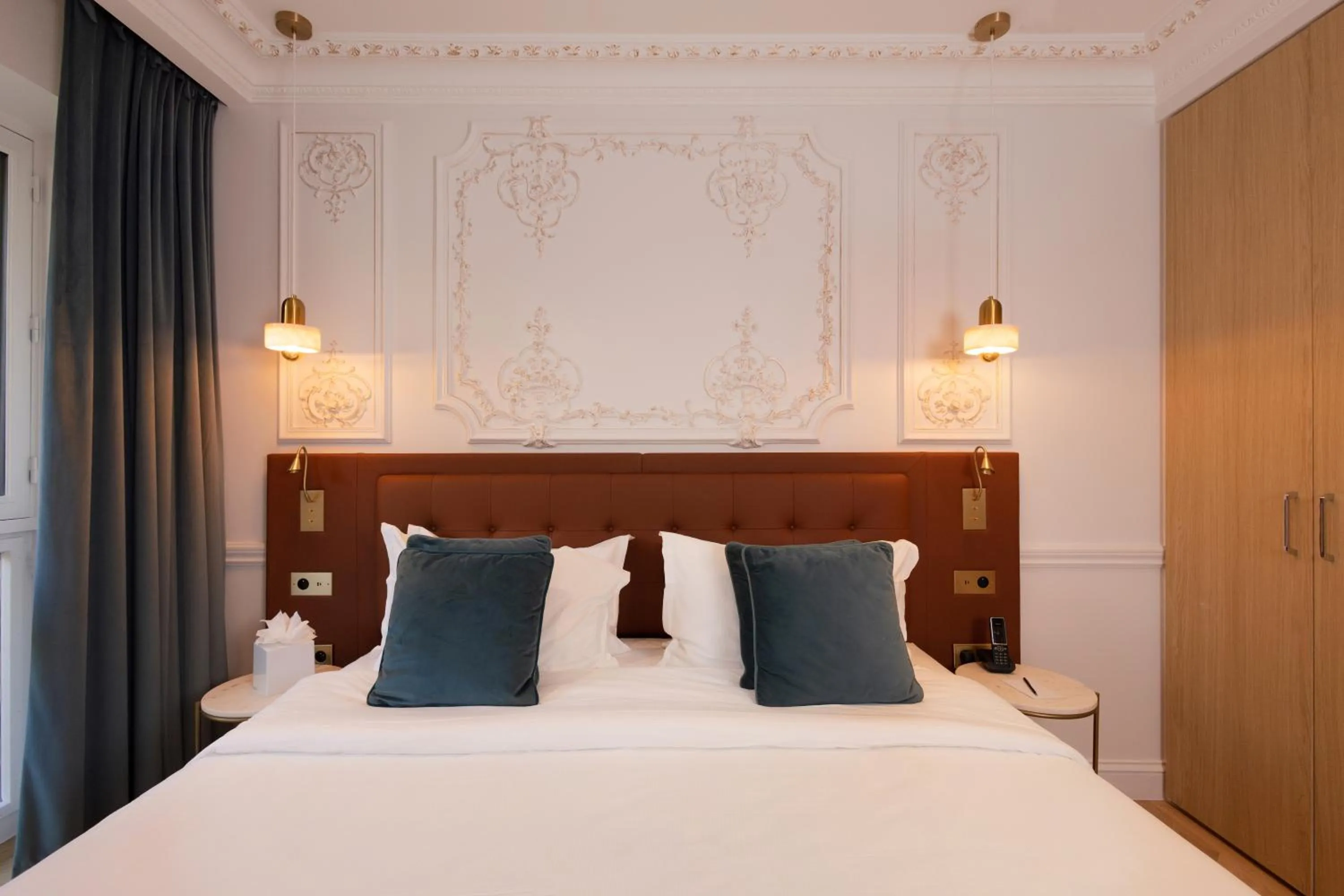 Bed in Mode Paris Aparthotel