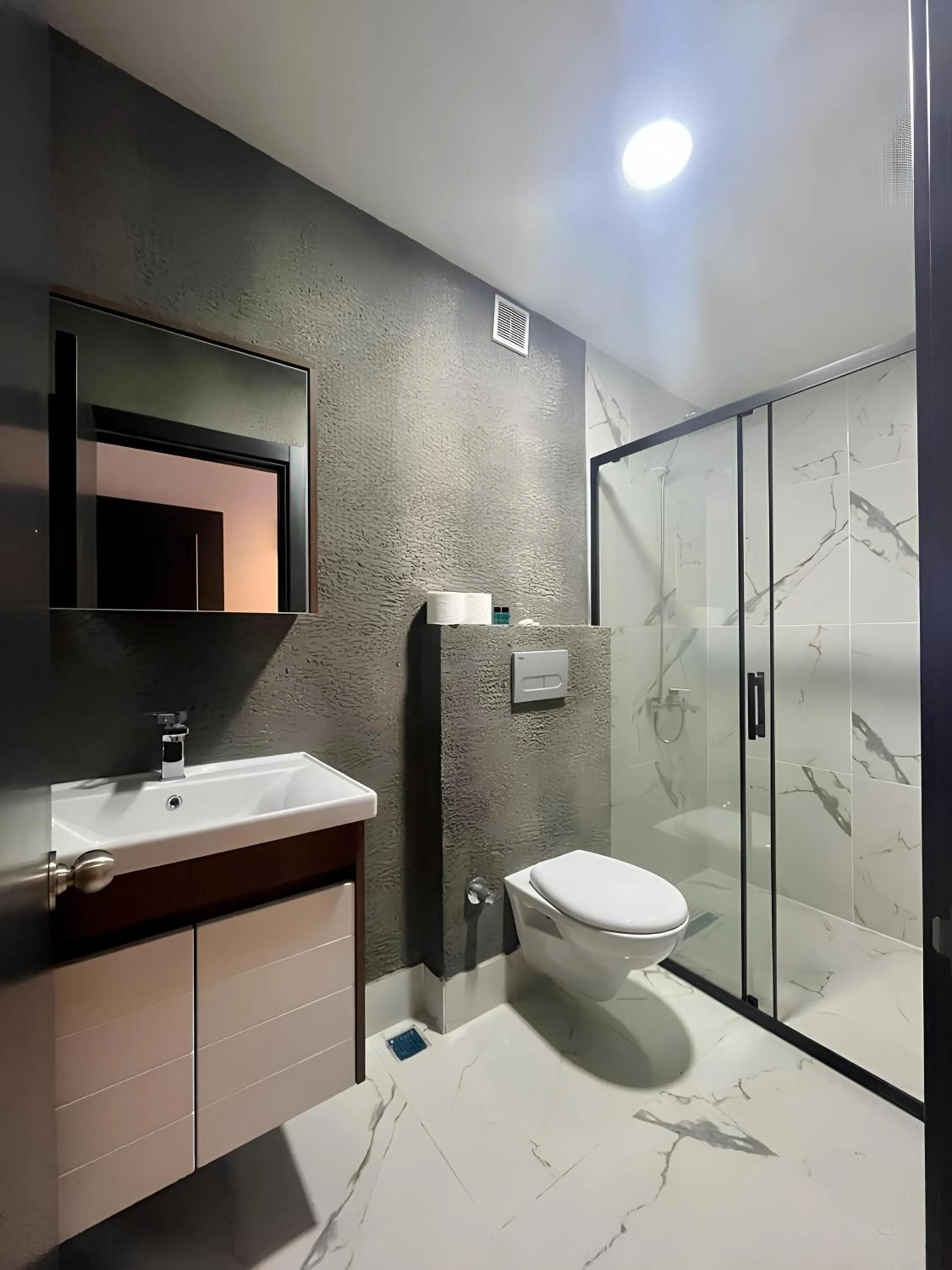 Shower in Olen Uskudar Hotel