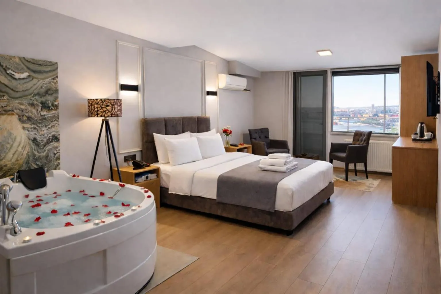 View (from property/room), Bed in Olen Uskudar Hotel