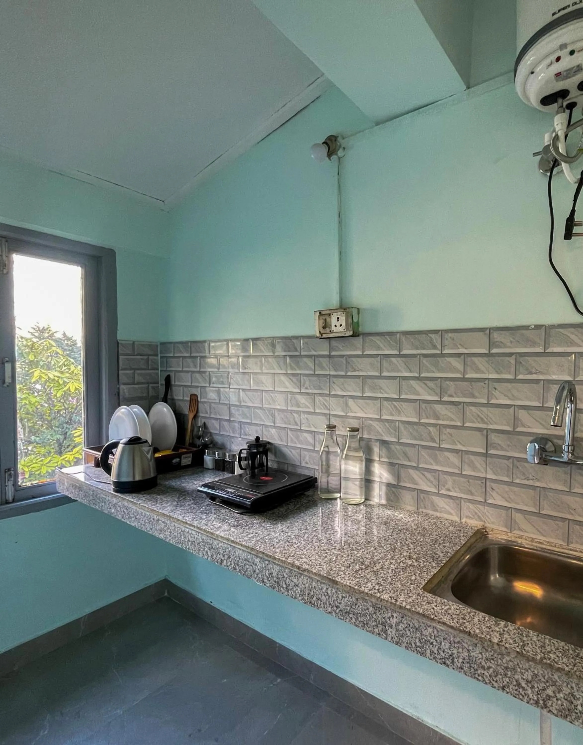 Kitchen or kitchenette in Eevolve Dharamkot - An Eco Hostel