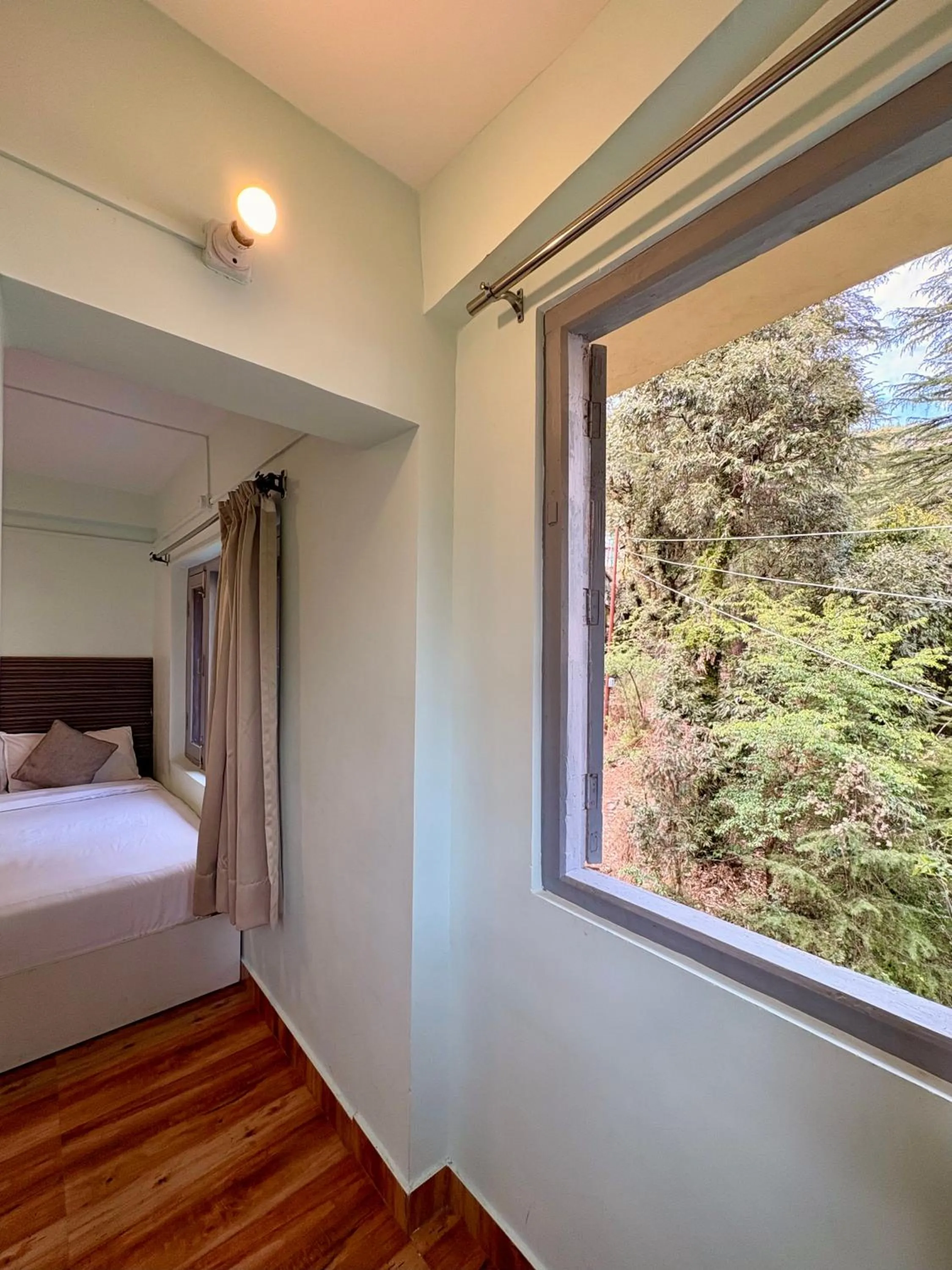 Bed in Eevolve Dharamkot - An Eco Hostel