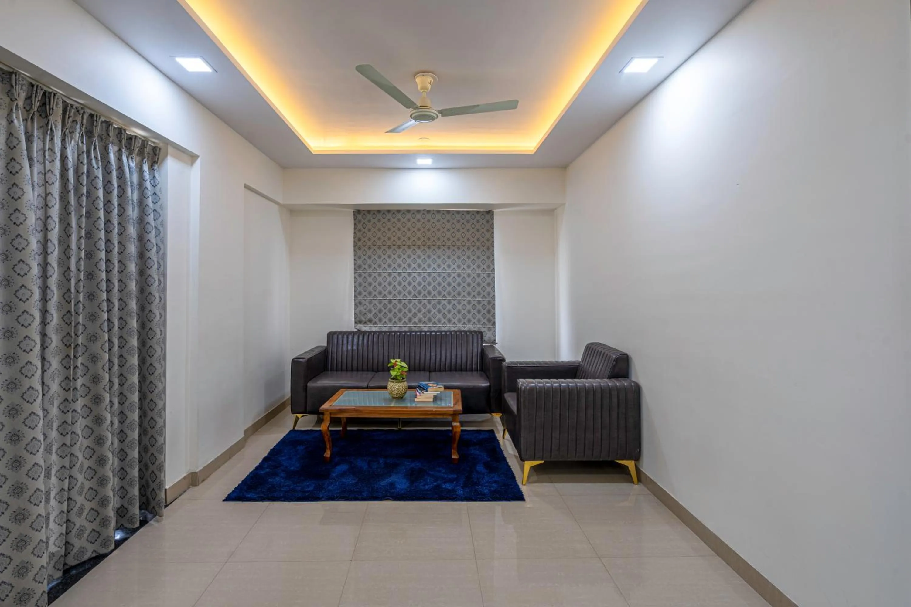 Living room in StayBird - Silver Oak, An Apartment Hotel, Kharadi