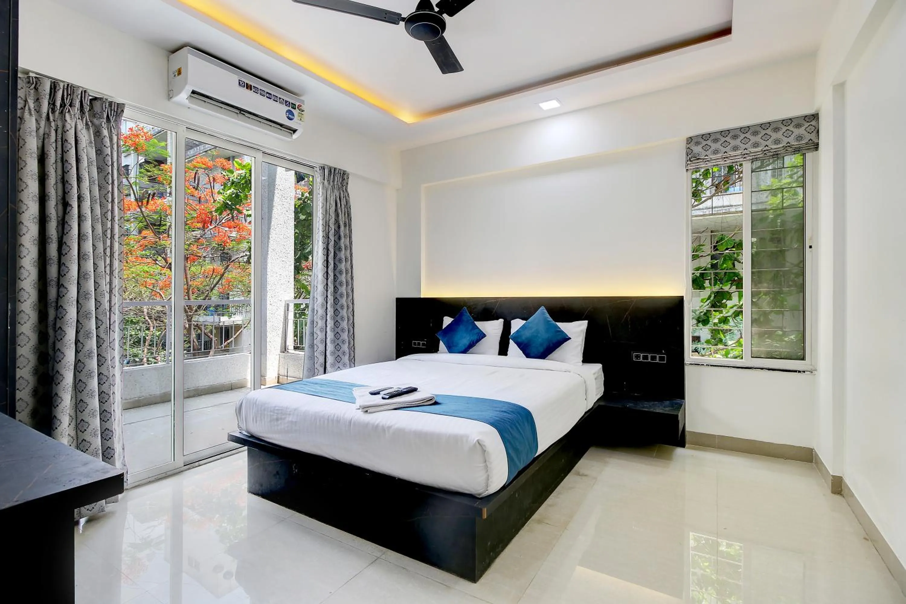 Photo of the whole room, Bed in StayBird - Silver Oak, An Apartment Hotel, Kharadi