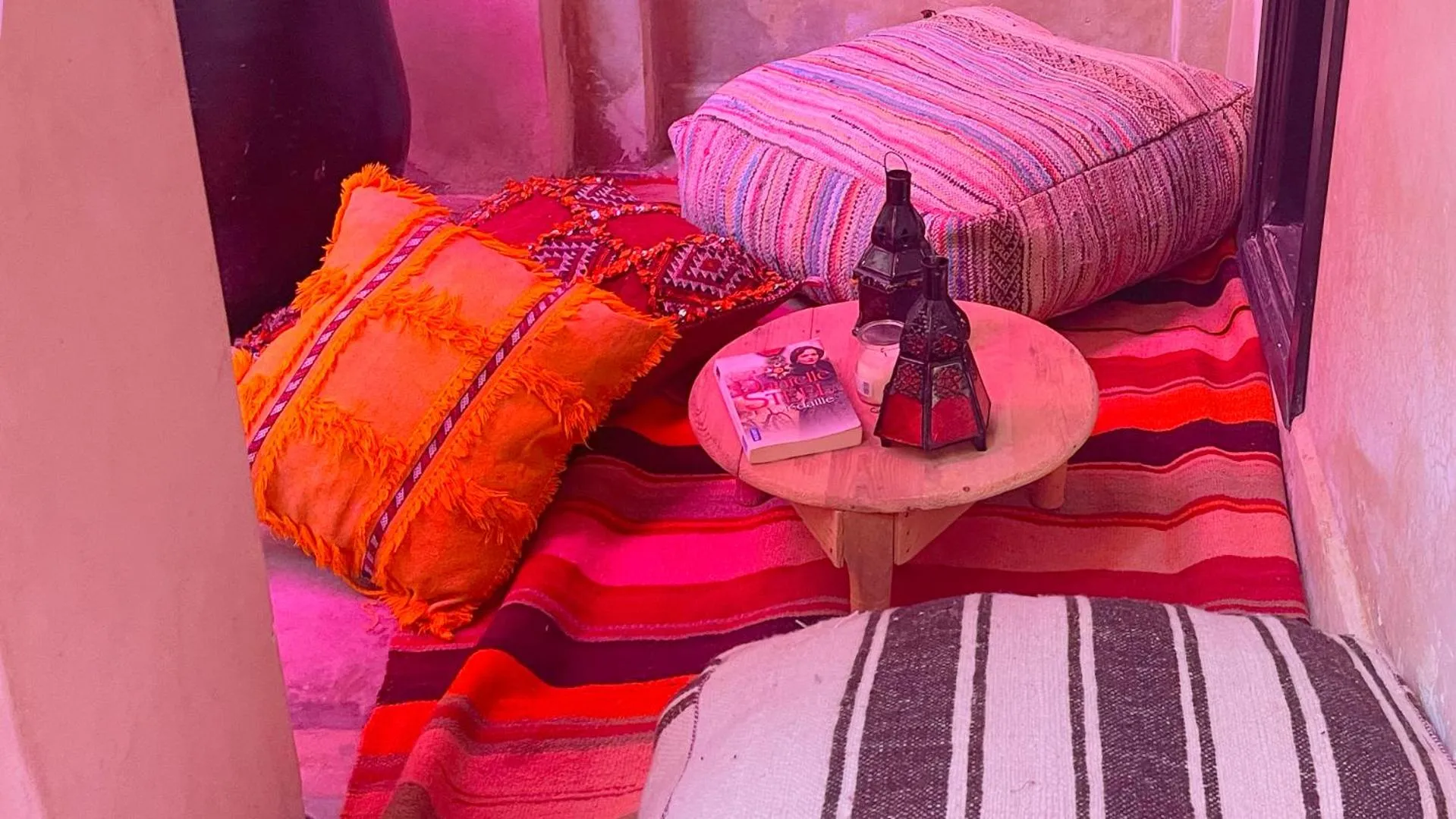 Photo of the whole room, Bed in Riad Pourpre Medina