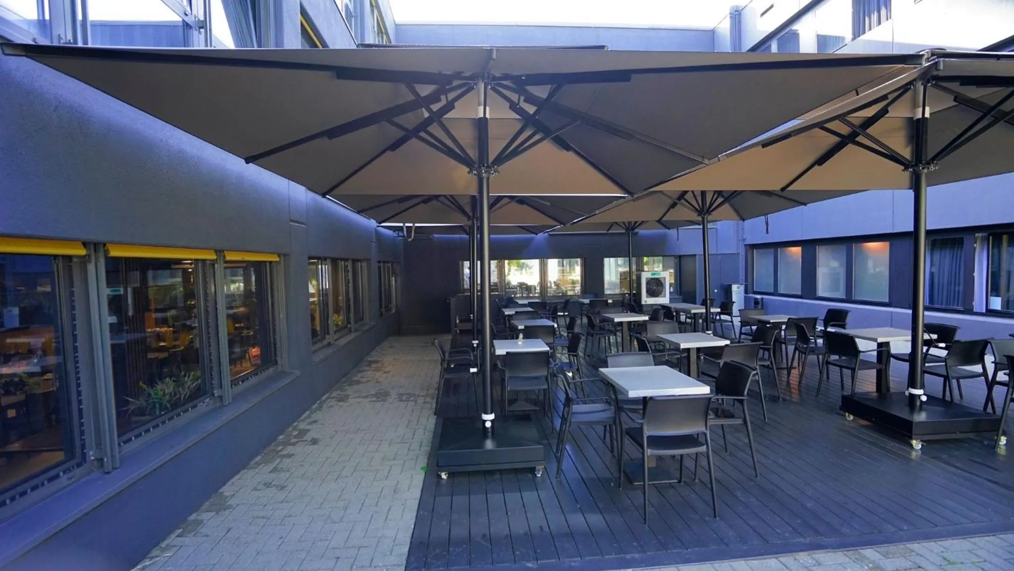Restaurant/places to eat in TIBET HOTEL am Airport Düsseldorf-Ratingen