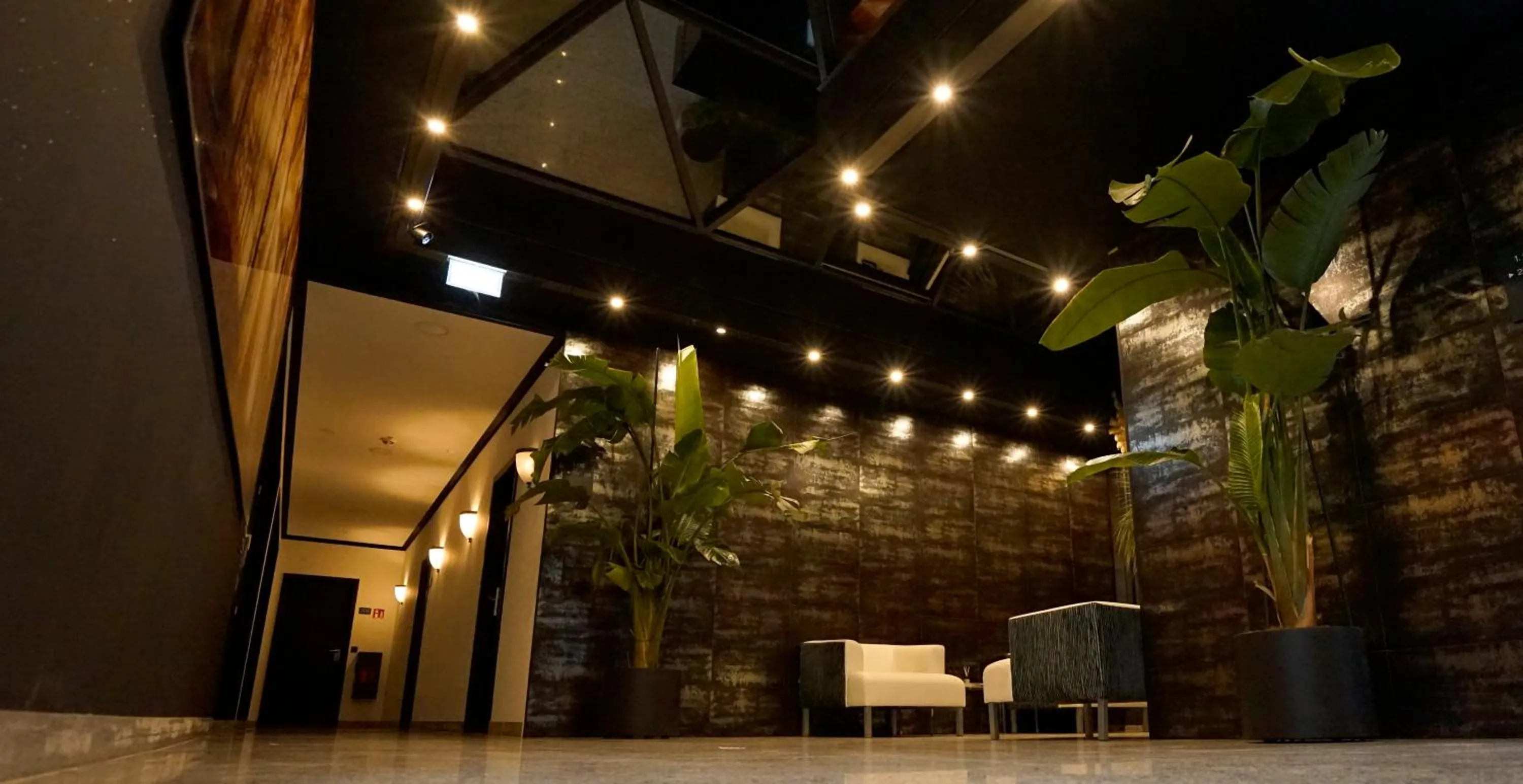 Night in TIBET HOTEL am Airport Düsseldorf-Ratingen