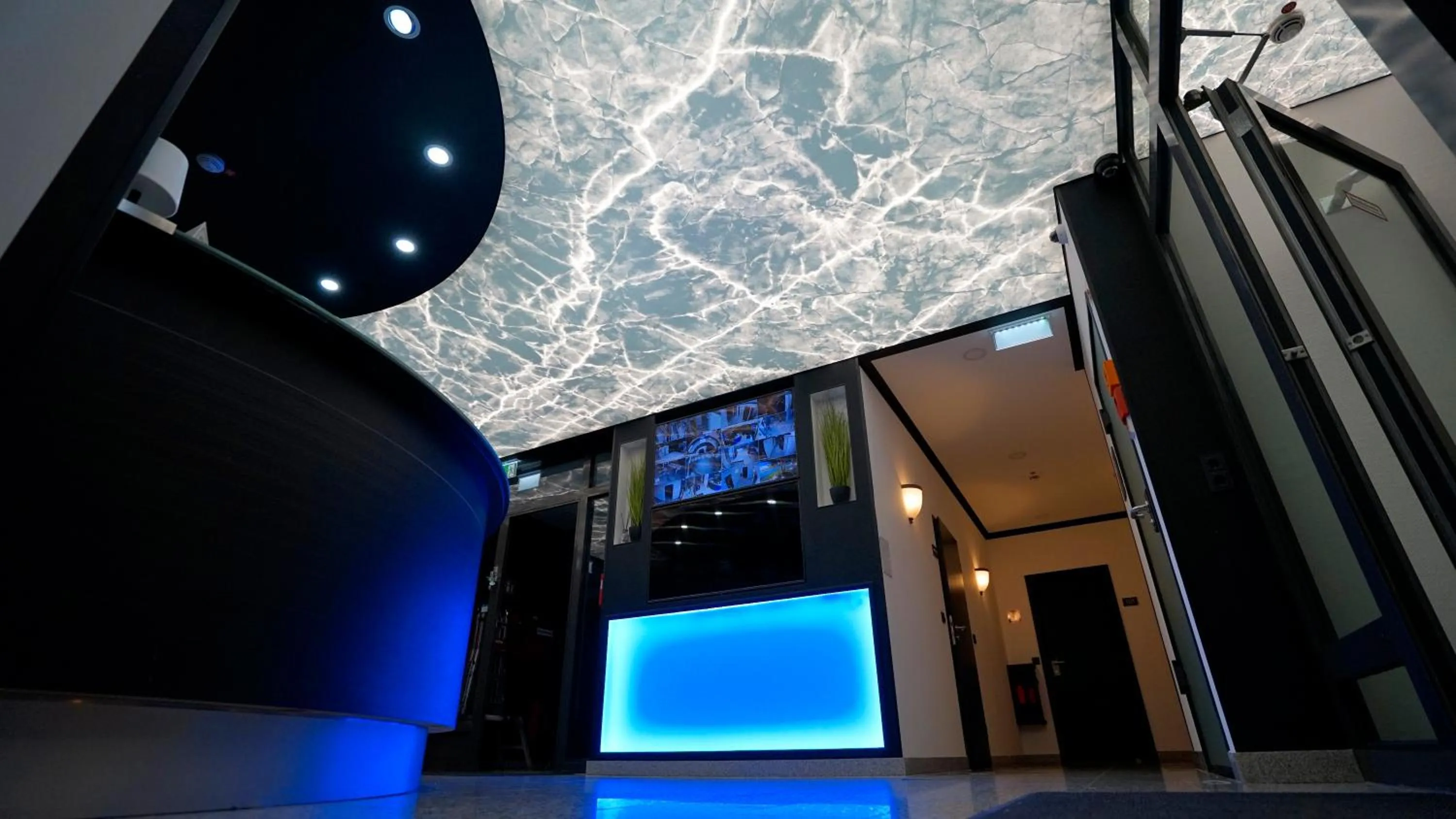 Lobby or reception in TIBET HOTEL am Airport Düsseldorf-Ratingen