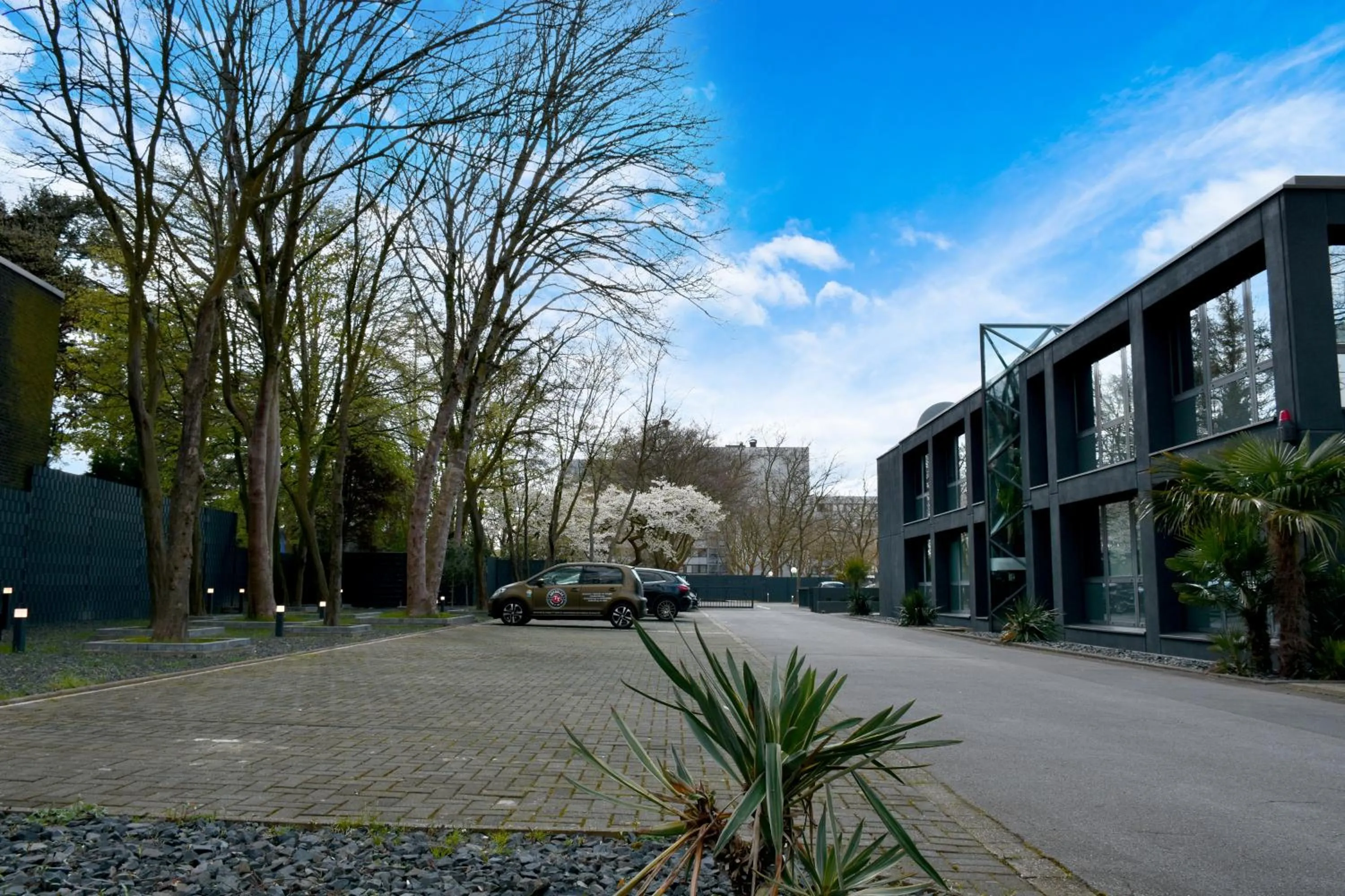 Property building in TIBET HOTEL am Airport Düsseldorf-Ratingen