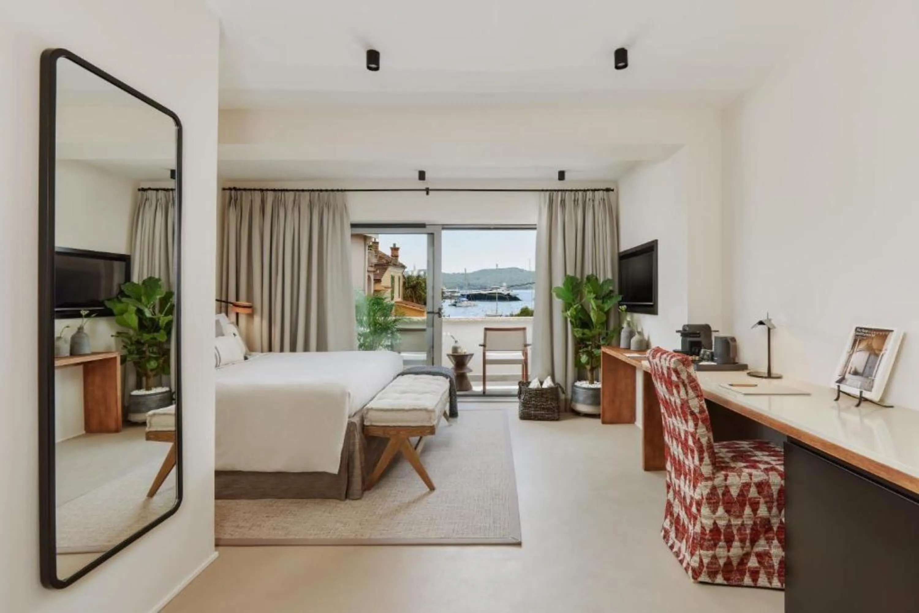 Photo of the whole room, Bed in Casa Manor Boutique Hotel