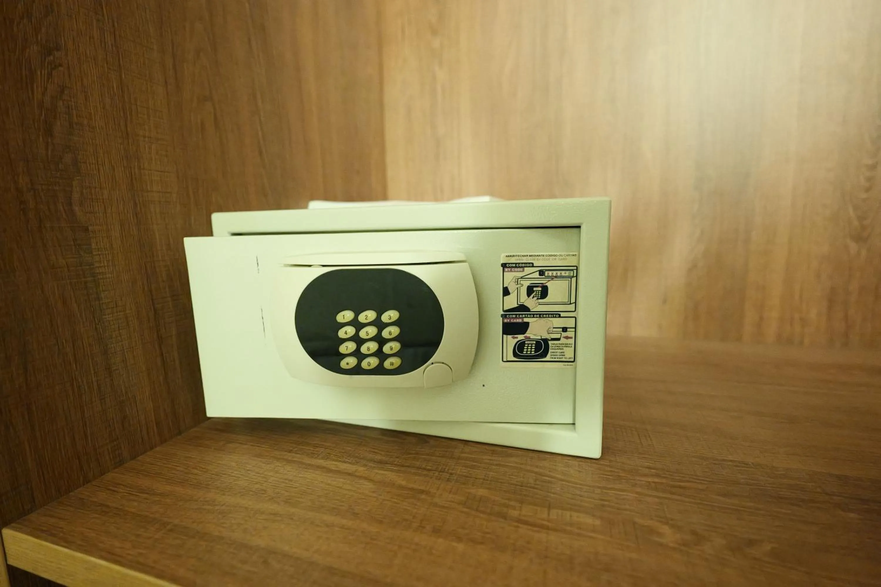 safe in Samba Linhares