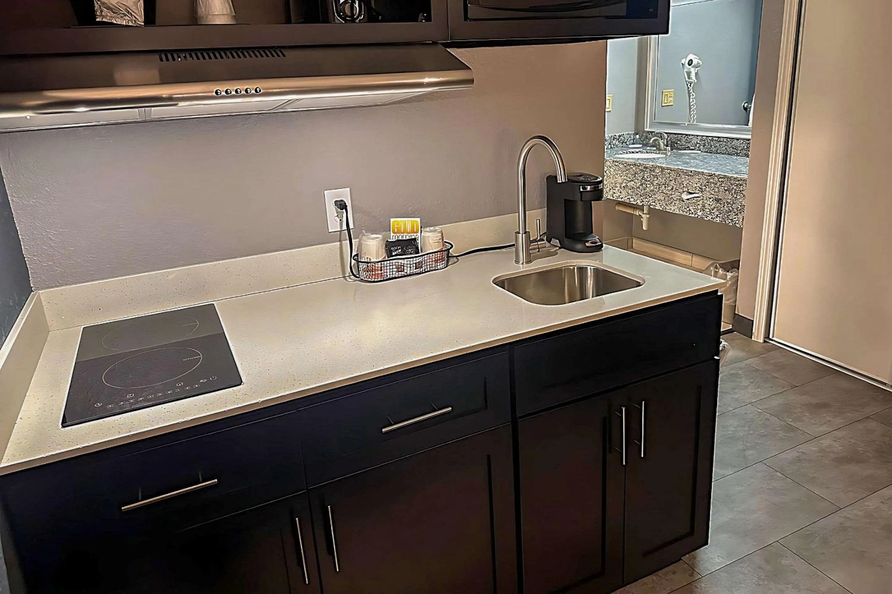 Bedroom in Suburban Studios Montpelier