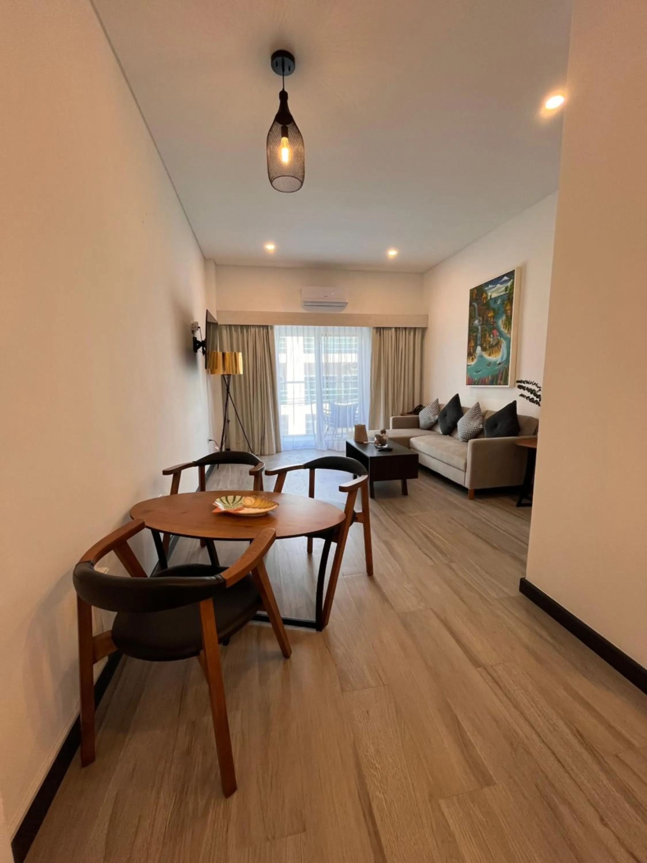 Living room, Bed in The Watermark Hotel