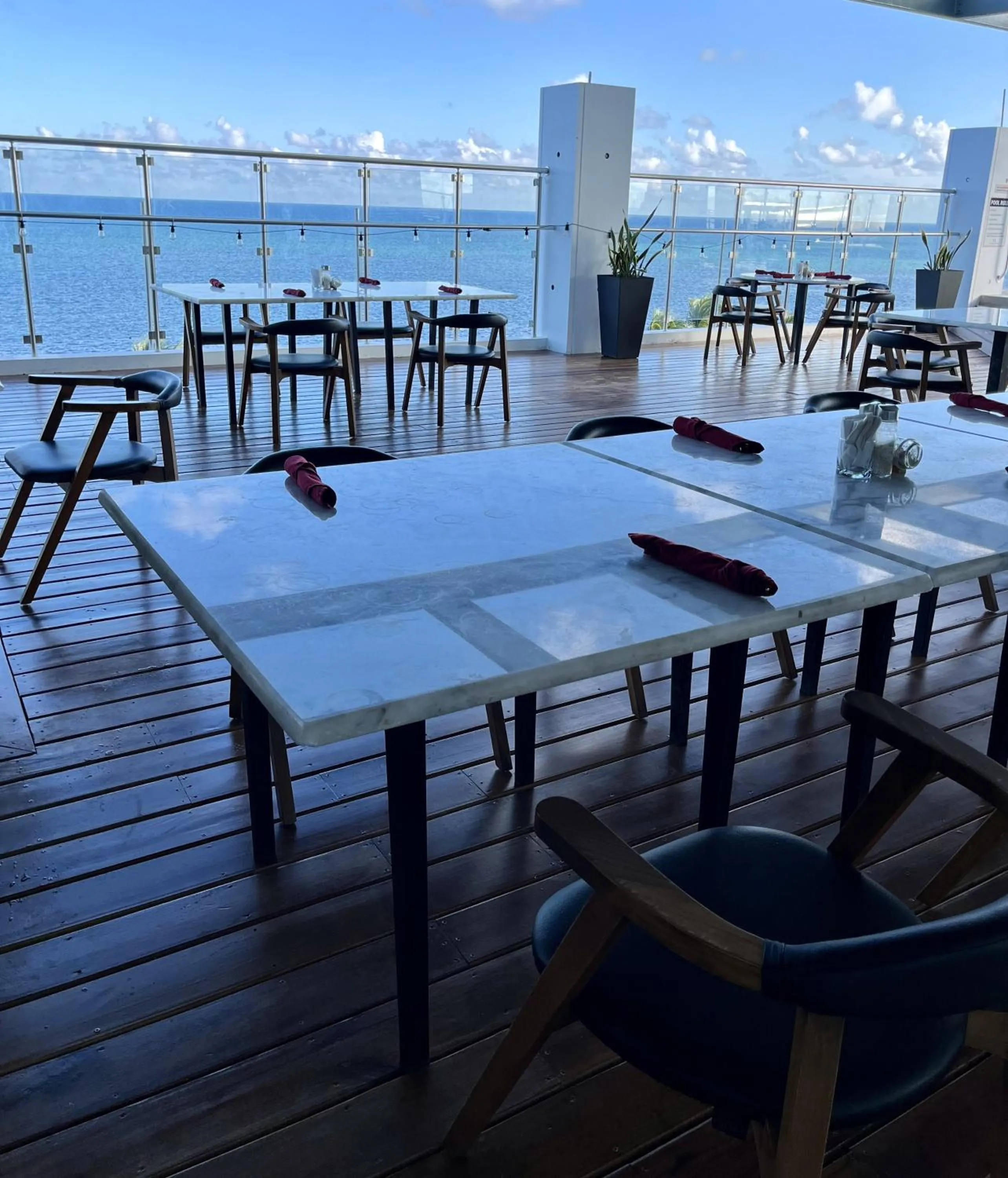 Restaurant/places to eat in The Watermark Hotel