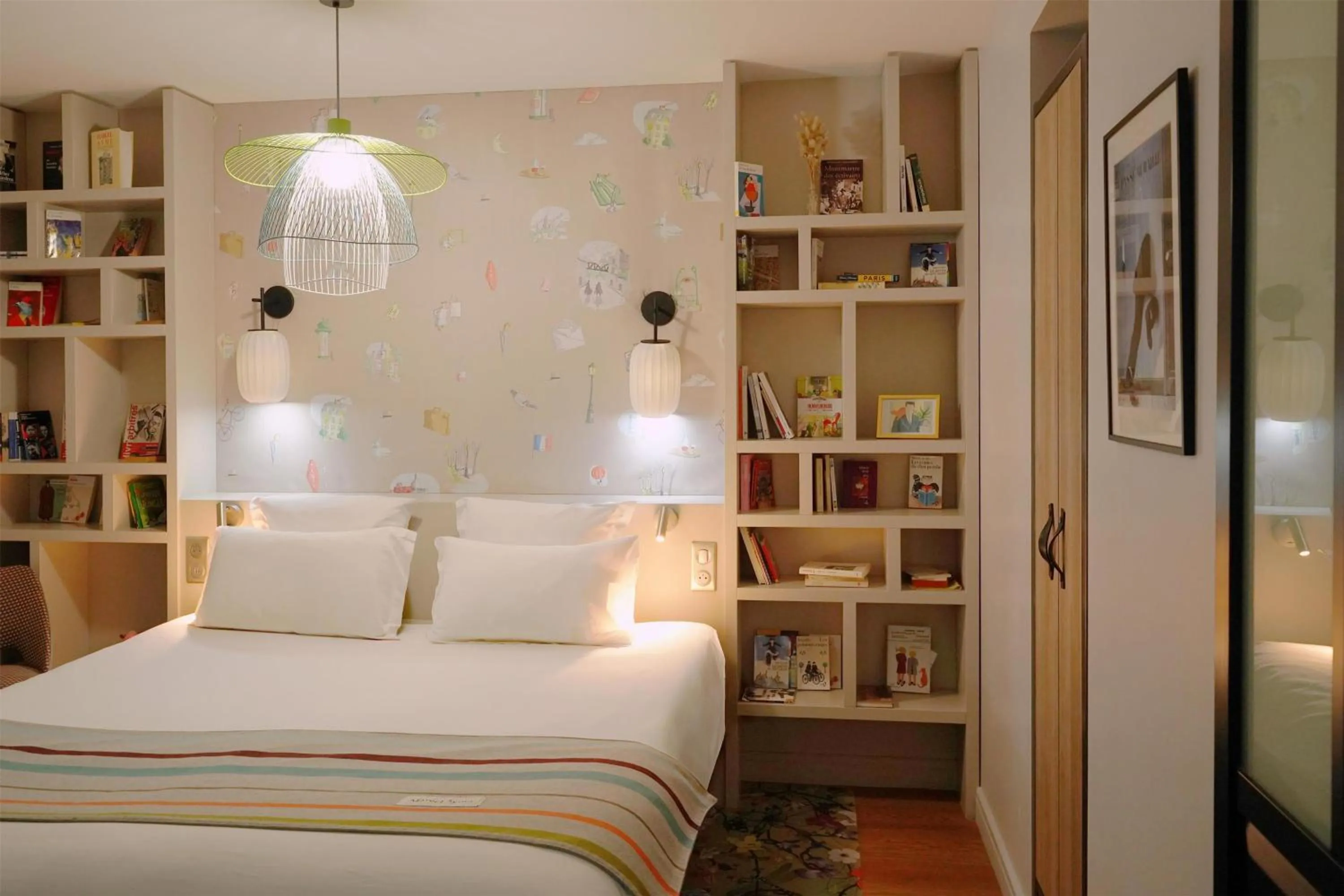 Photo of the whole room, Bed in Hotel Litteraire Marcel Ayme, BW Premier Collection