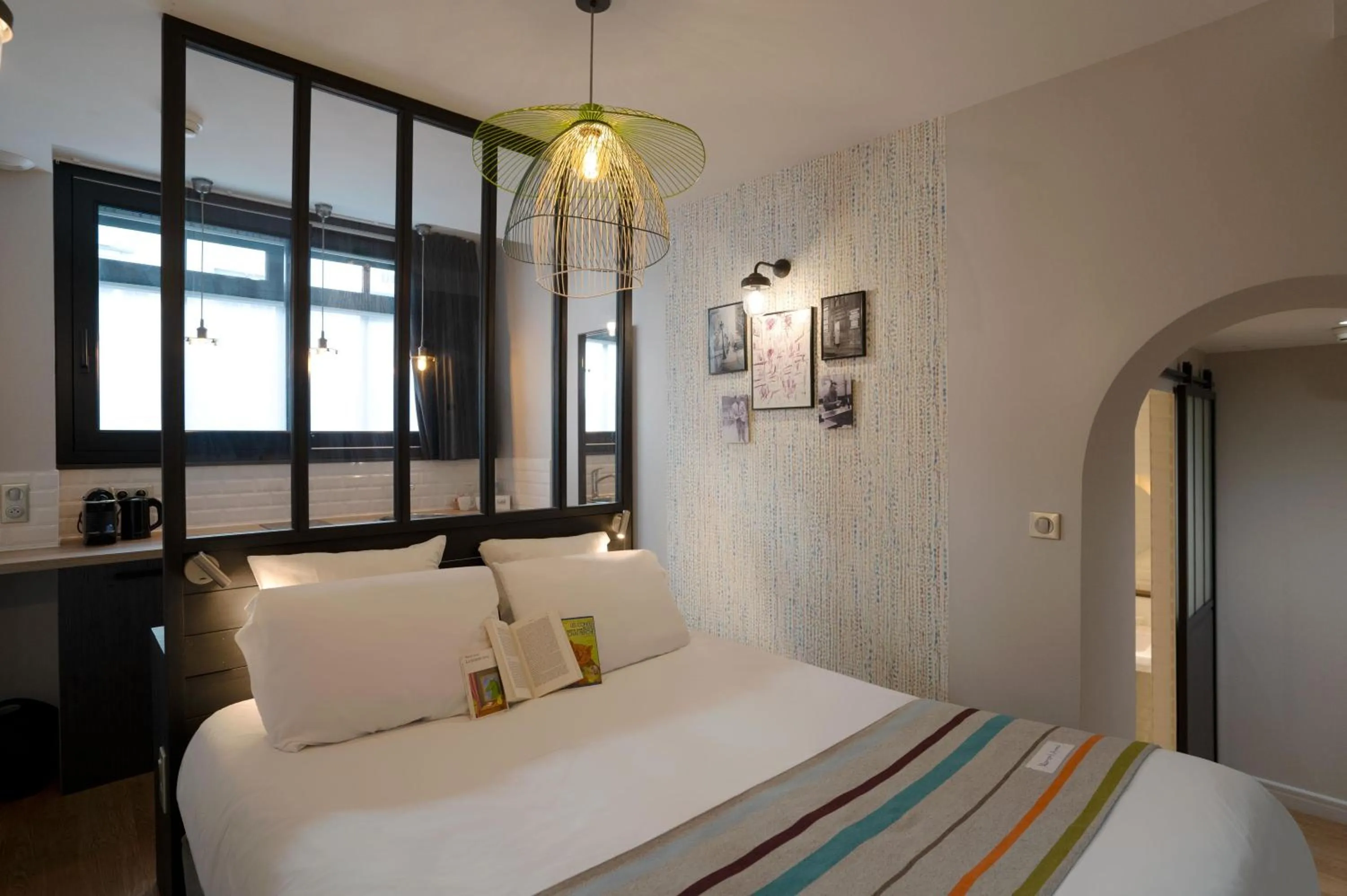 Photo of the whole room, Bed in Hotel Litteraire Marcel Ayme, BW Premier Collection