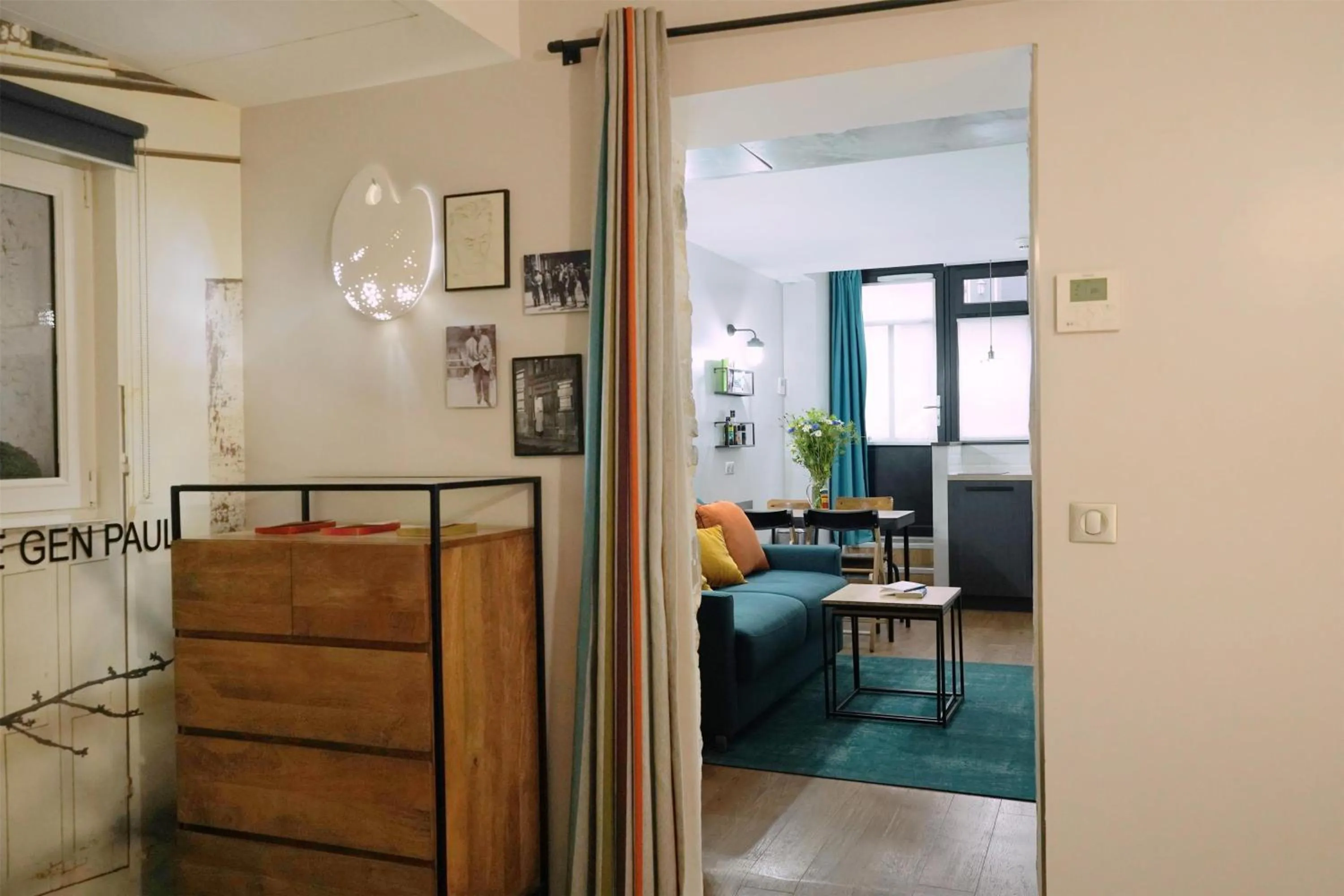 Photo of the whole room in Hotel Litteraire Marcel Ayme, BW Premier Collection