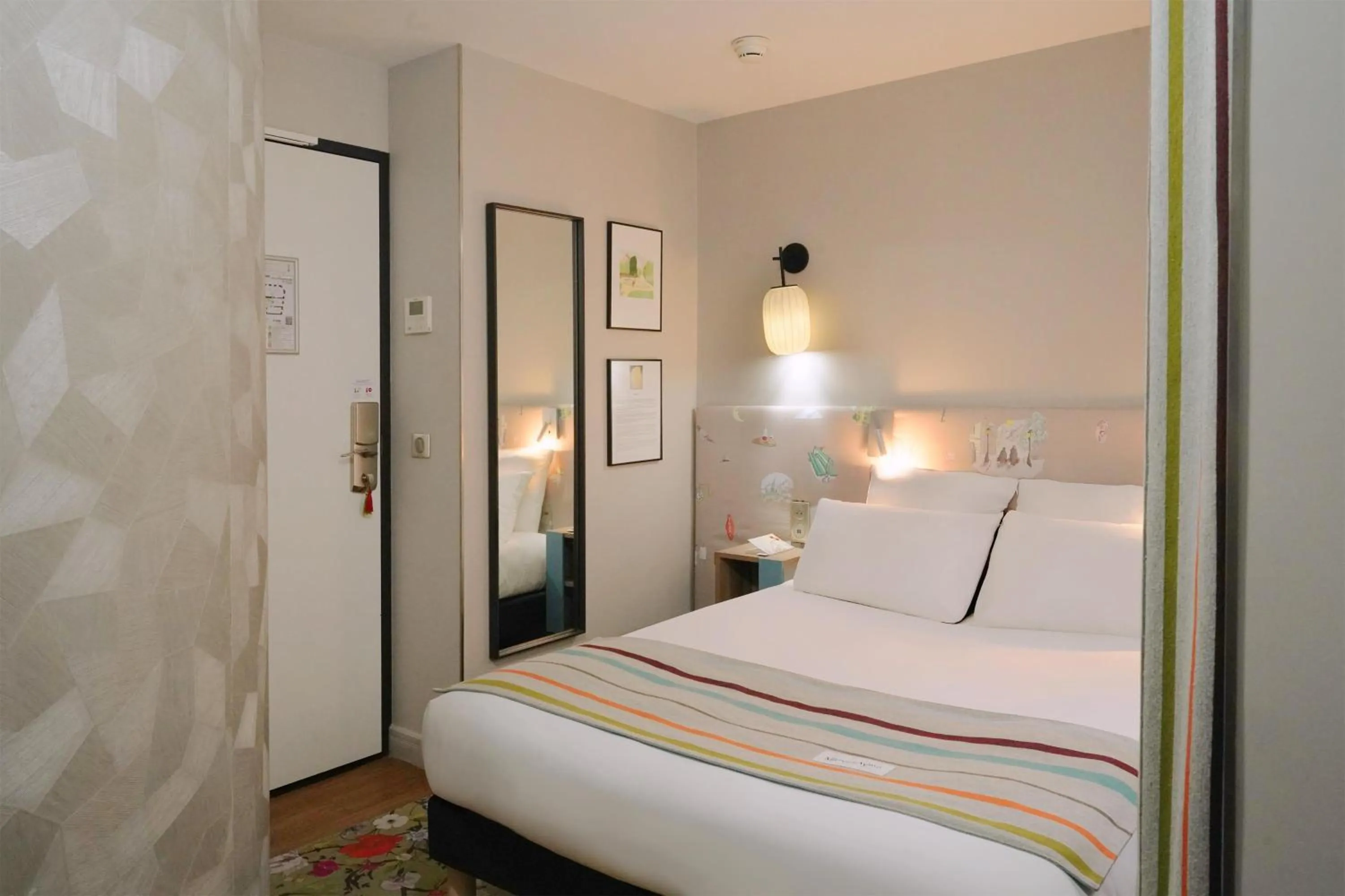 Bedroom, Bed in Hotel Litteraire Marcel Ayme, BW Premier Collection