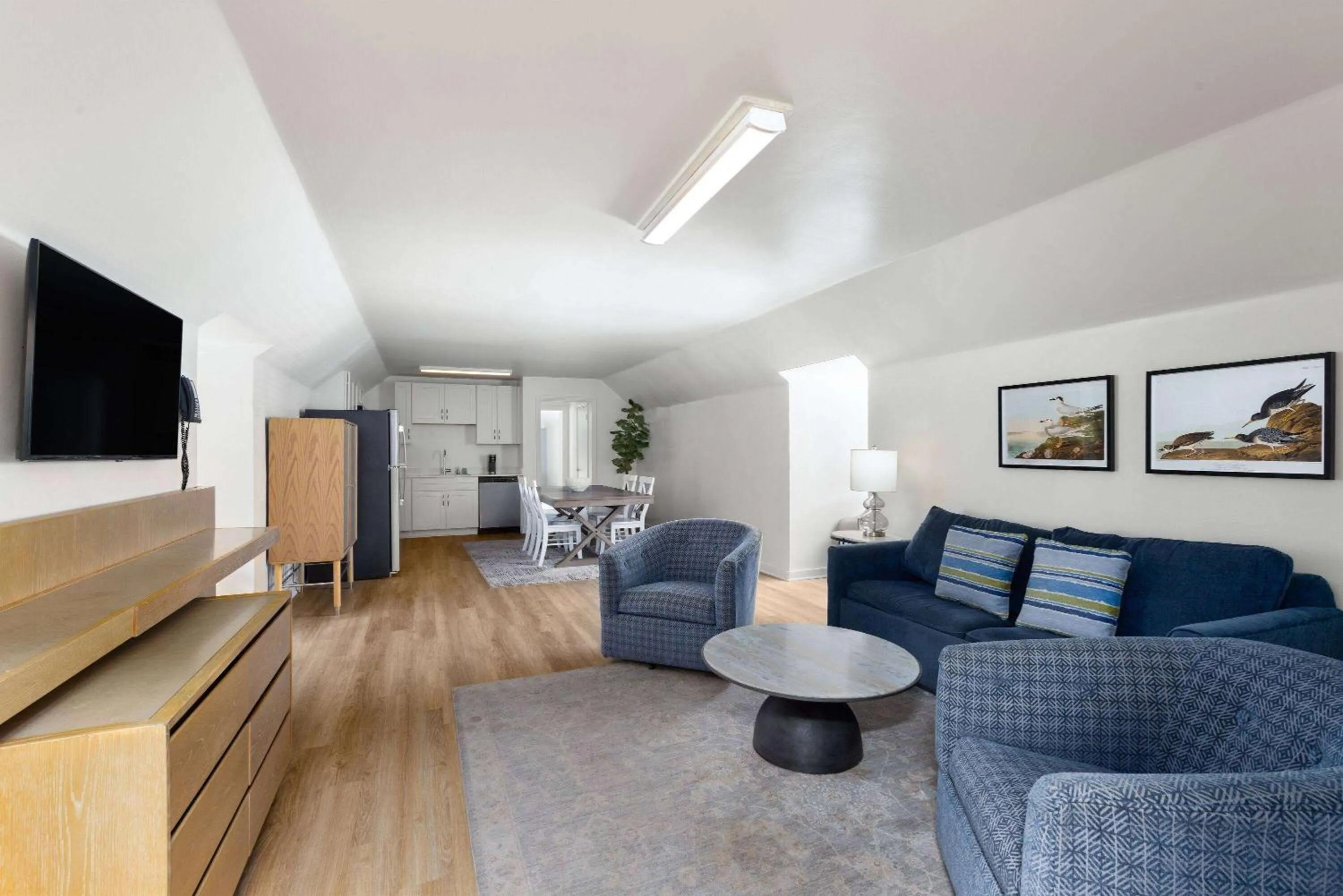 Photo of the whole room in Hotel Manteo, Trademark Collection by Wyndham