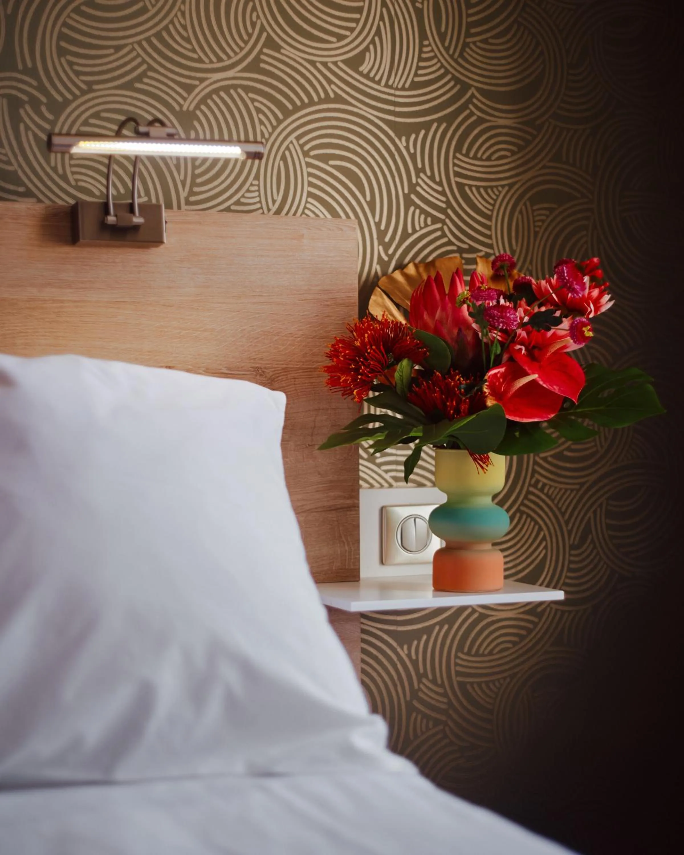 Bedroom, Bed in Grand Hôtel Dauphiné Toulon, Boutique Hôtel & Suites