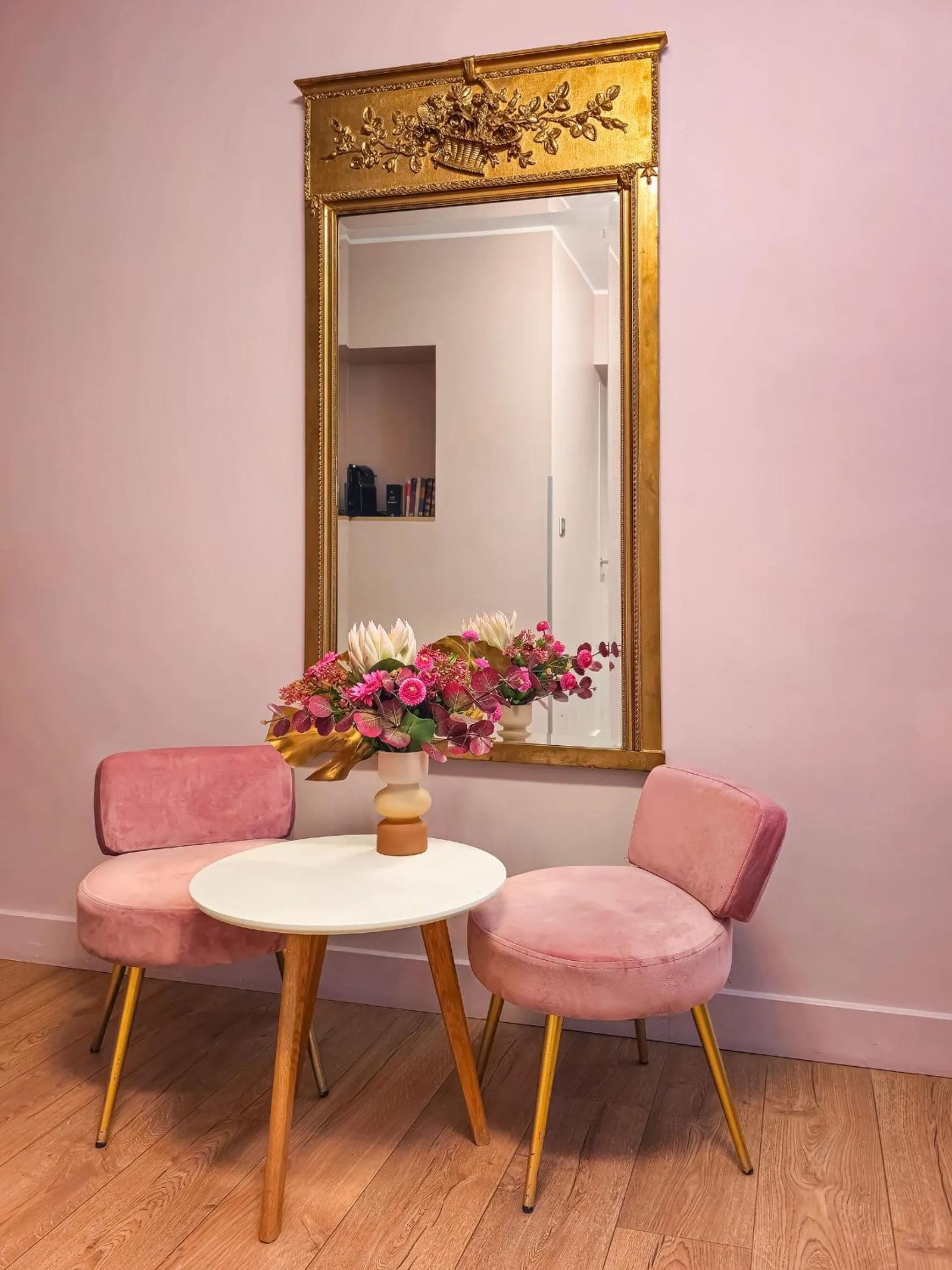 Decorative detail in Grand Hôtel Dauphiné Toulon, Boutique Hôtel & Suites