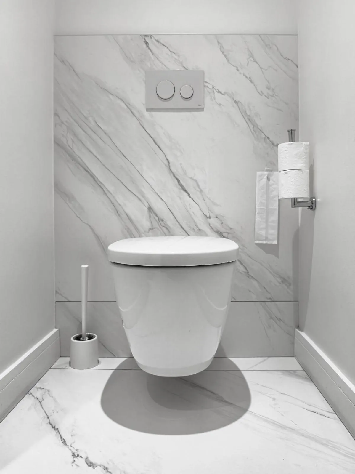 Toilet in Grand Hôtel Dauphiné Toulon, Boutique Hôtel & Suites