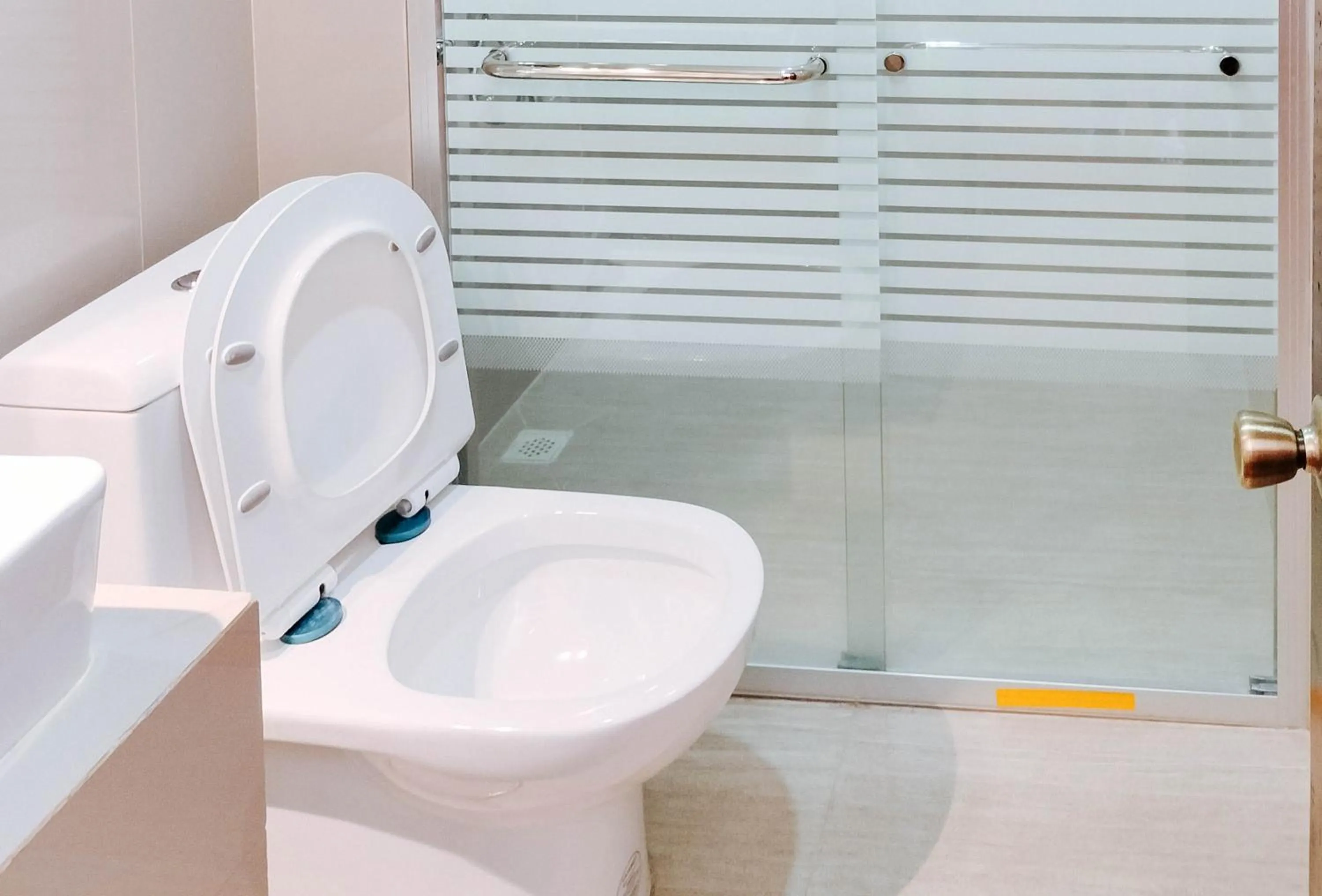 Bathroom in RedDoorz @ Sun Kissed Resort Guindulman