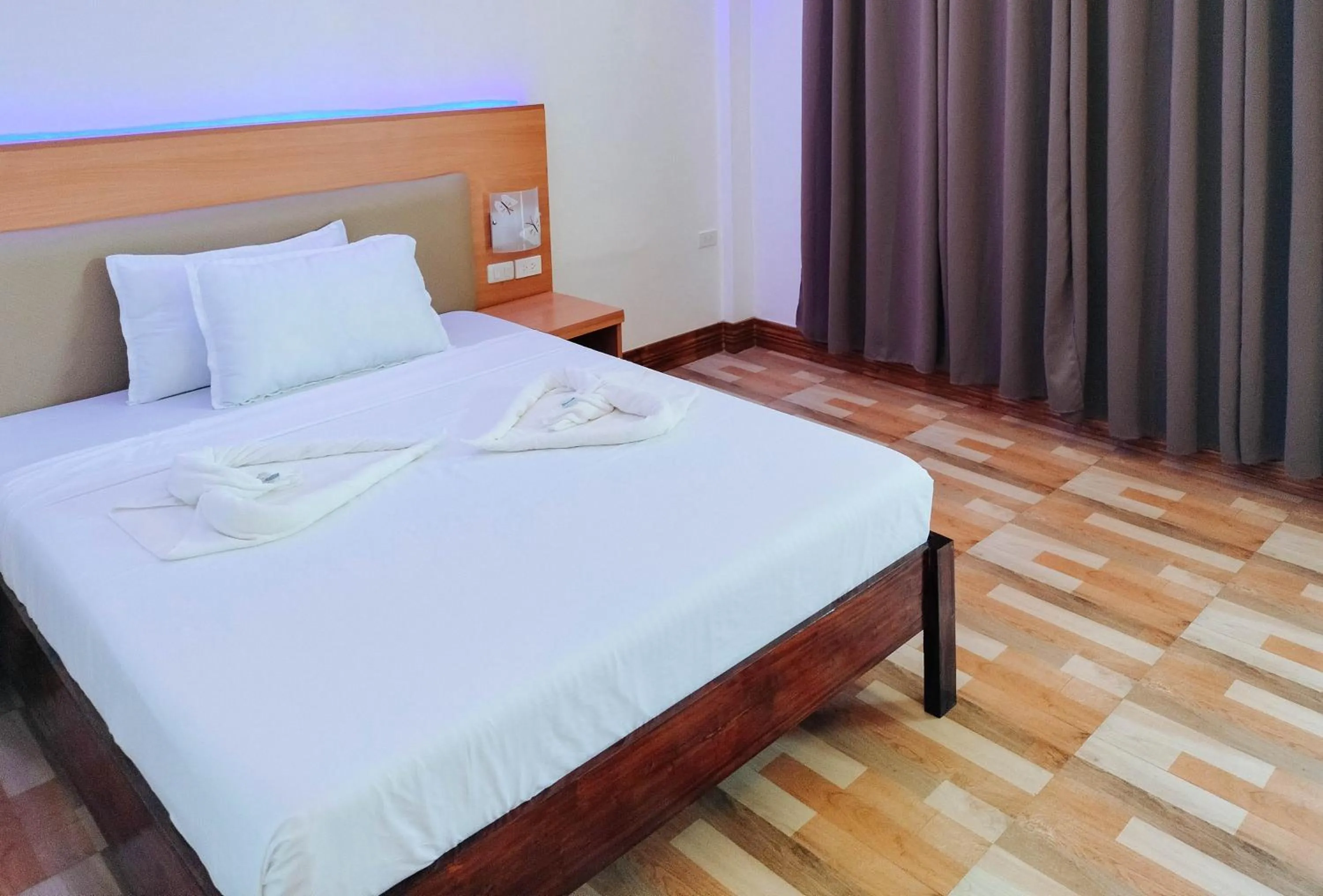 Bed in RedDoorz @ Sun Kissed Resort Guindulman