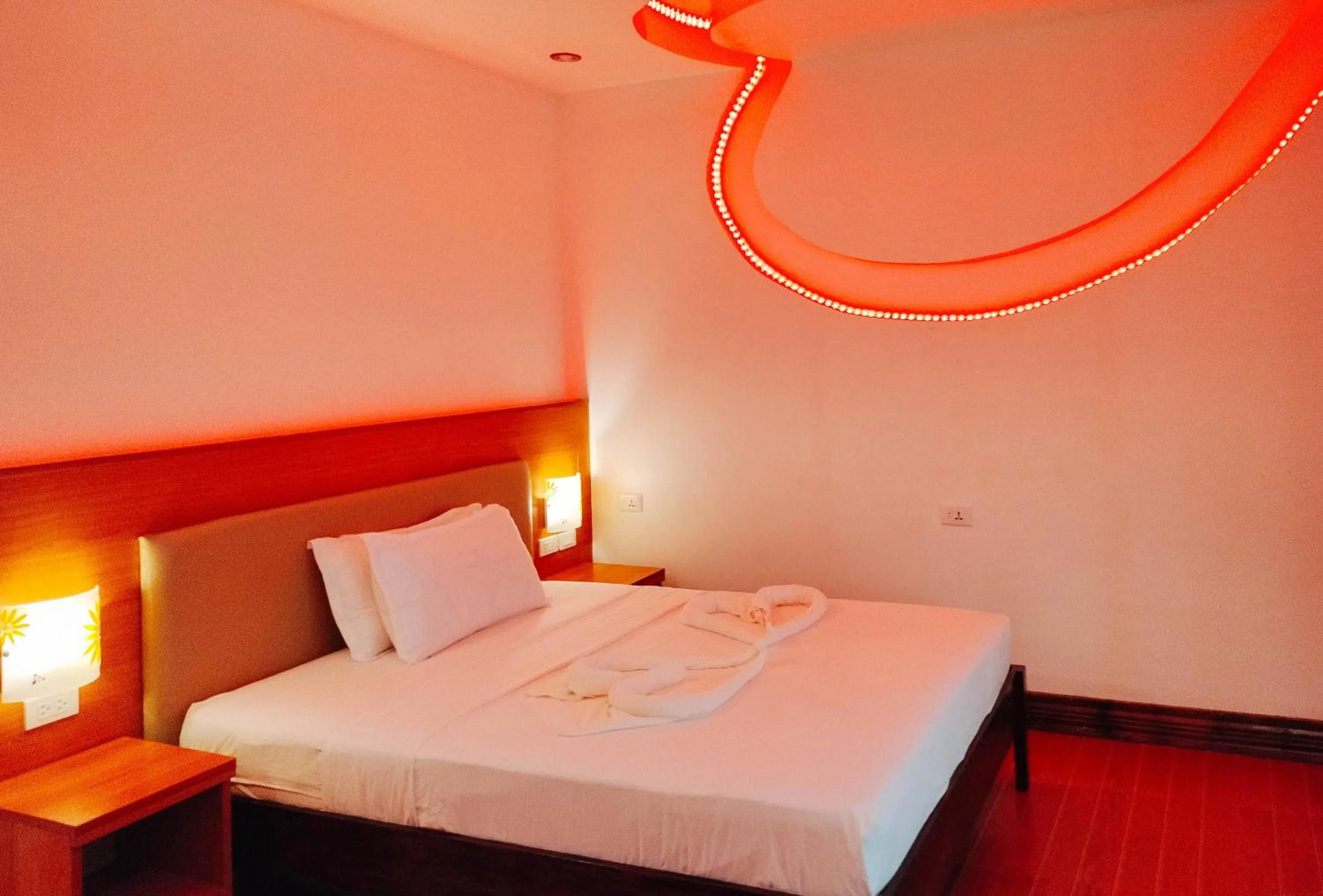 Bed in RedDoorz @ Sun Kissed Resort Guindulman