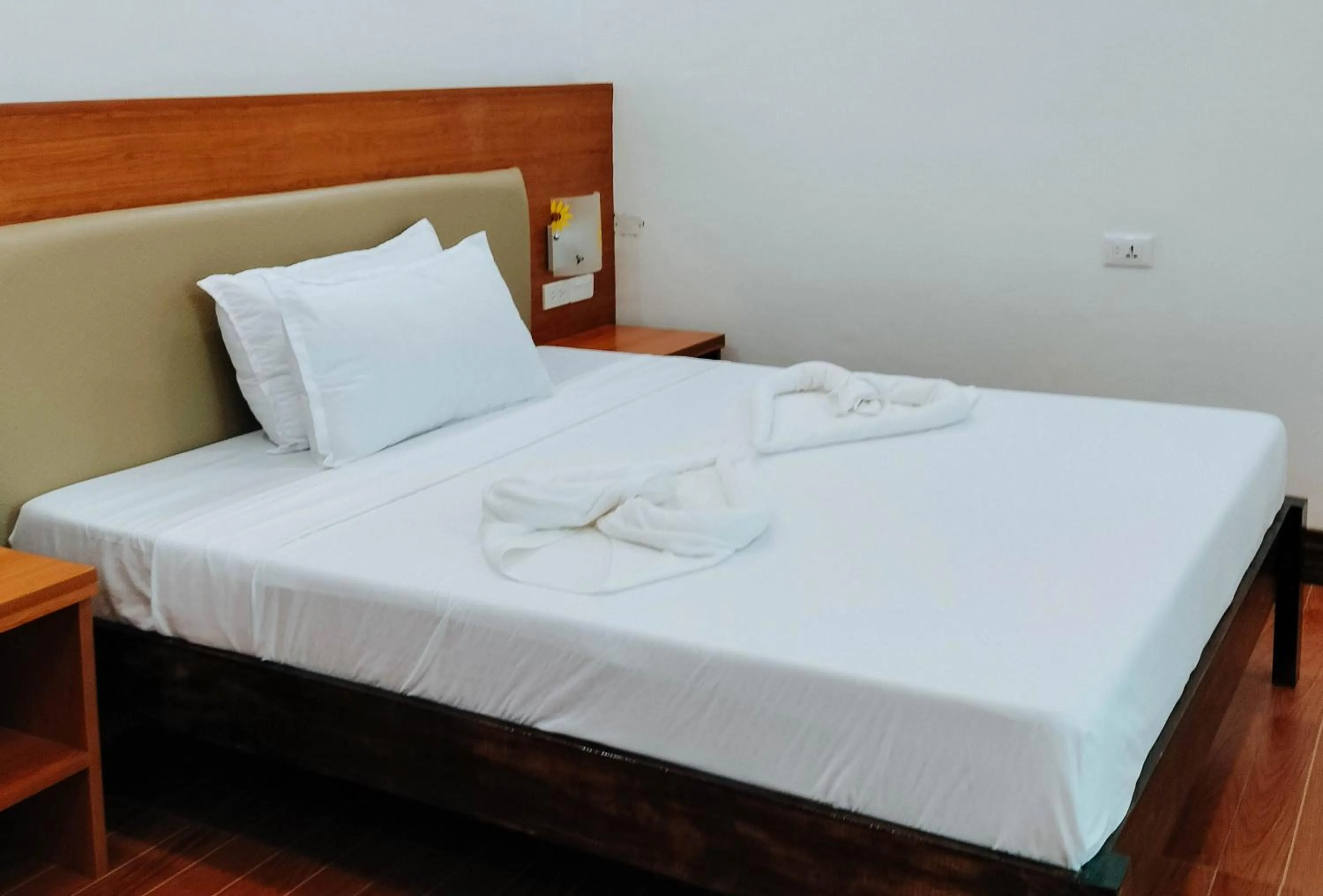 Bed in RedDoorz @ Sun Kissed Resort Guindulman