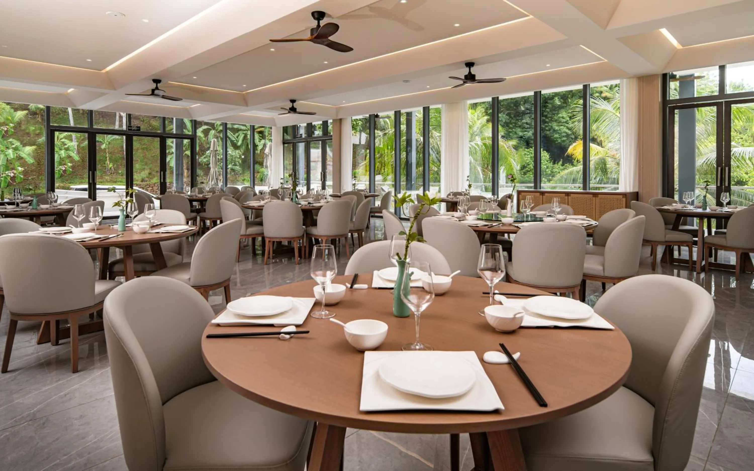 Restaurant/places to eat in Palau Sunrise Seaview Landison Retreat