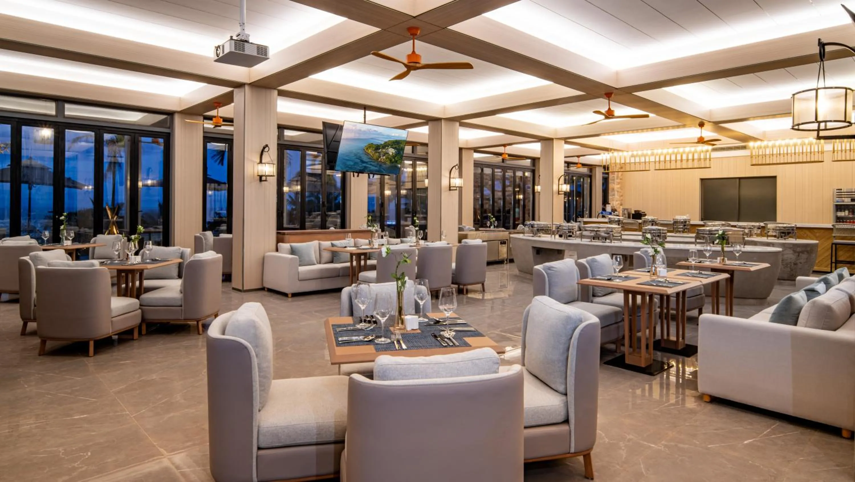 Restaurant/places to eat in Palau Sunrise Seaview Landison Retreat