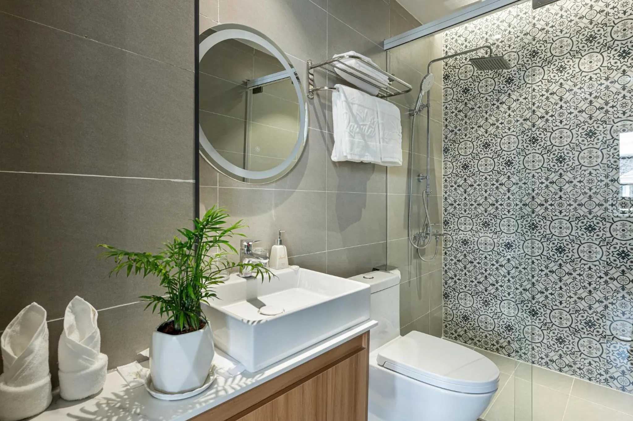 Shower in Laputa Hotel Phú Quốc