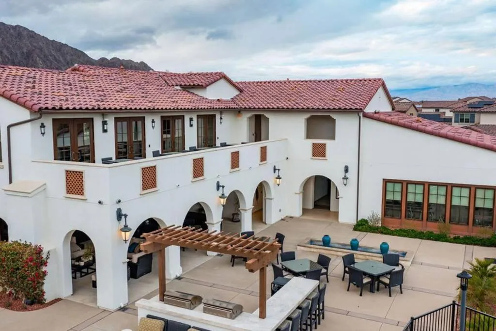 Near Coachella and Stagecoach Palm Springs , PGA resort Villa ,Golf, community pool, gym