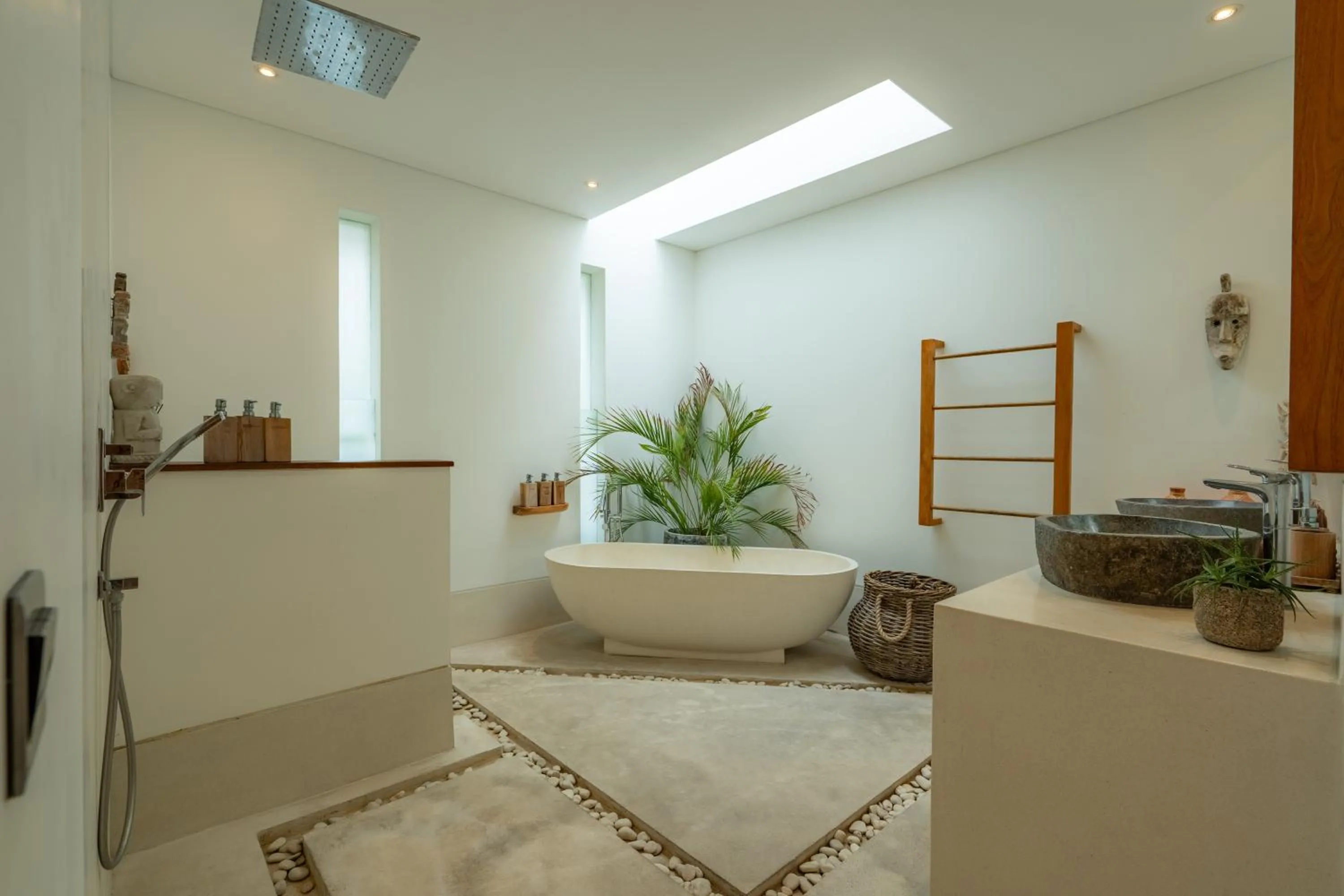 Bathroom in Flores Villa by Betterplace