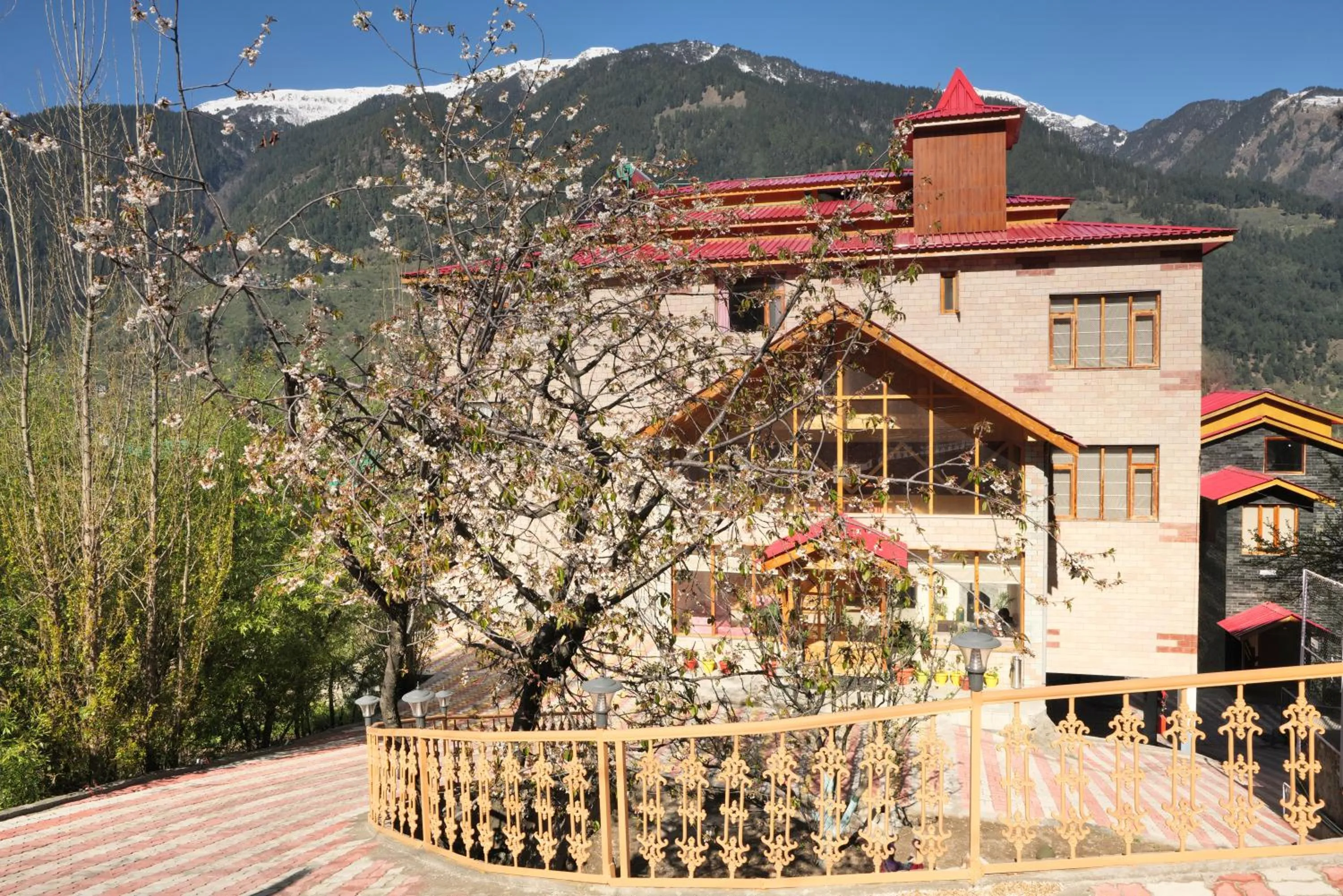 Property building in Clarks Inn Suites, Manali