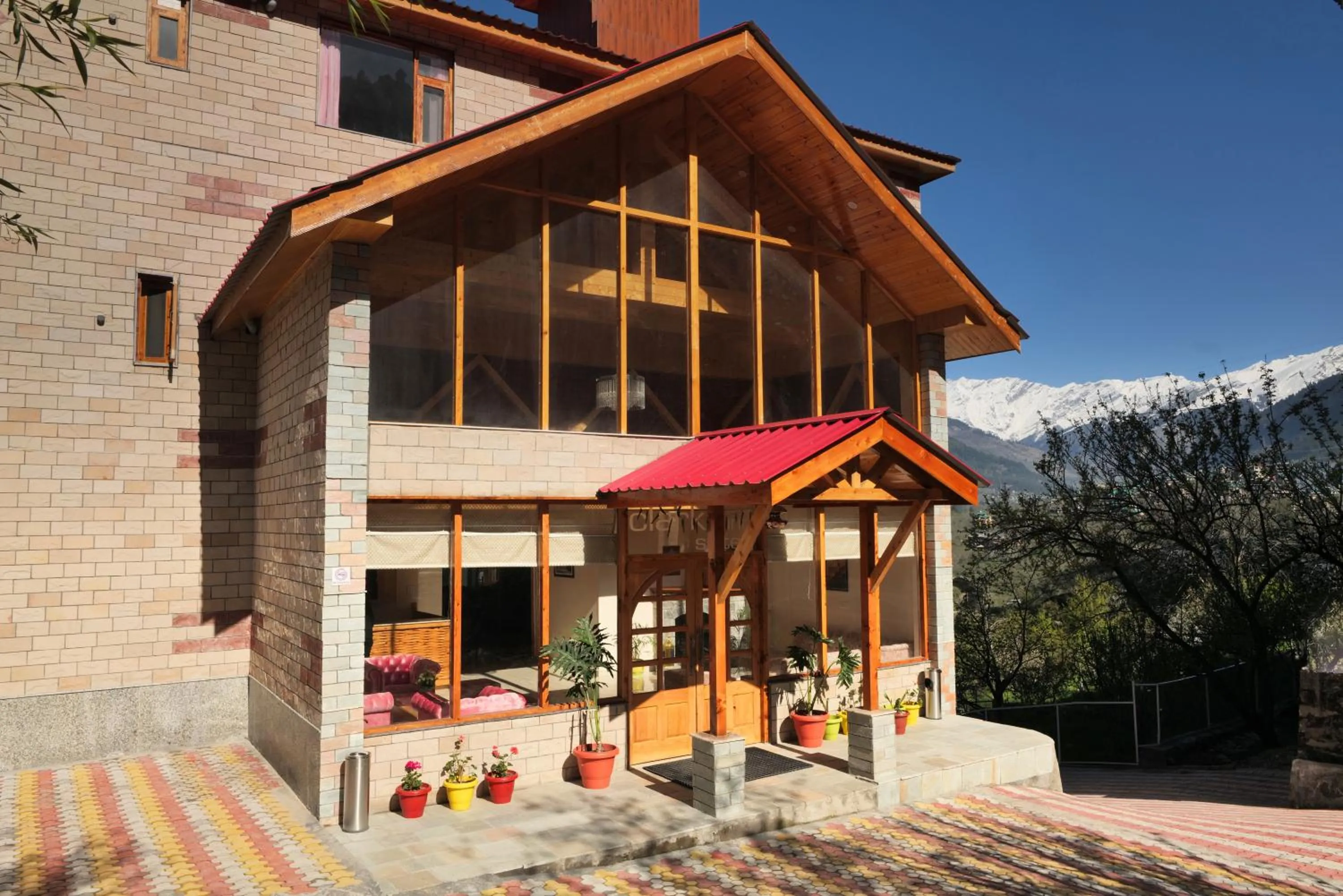 Mountain view in Clarks Inn Suites, Manali