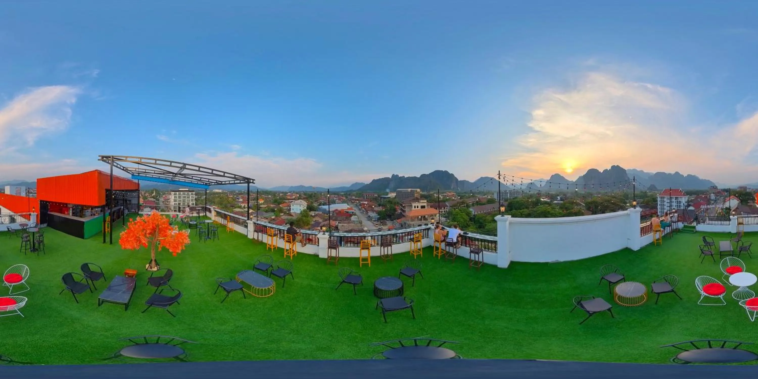 Confetti Garden Hotel