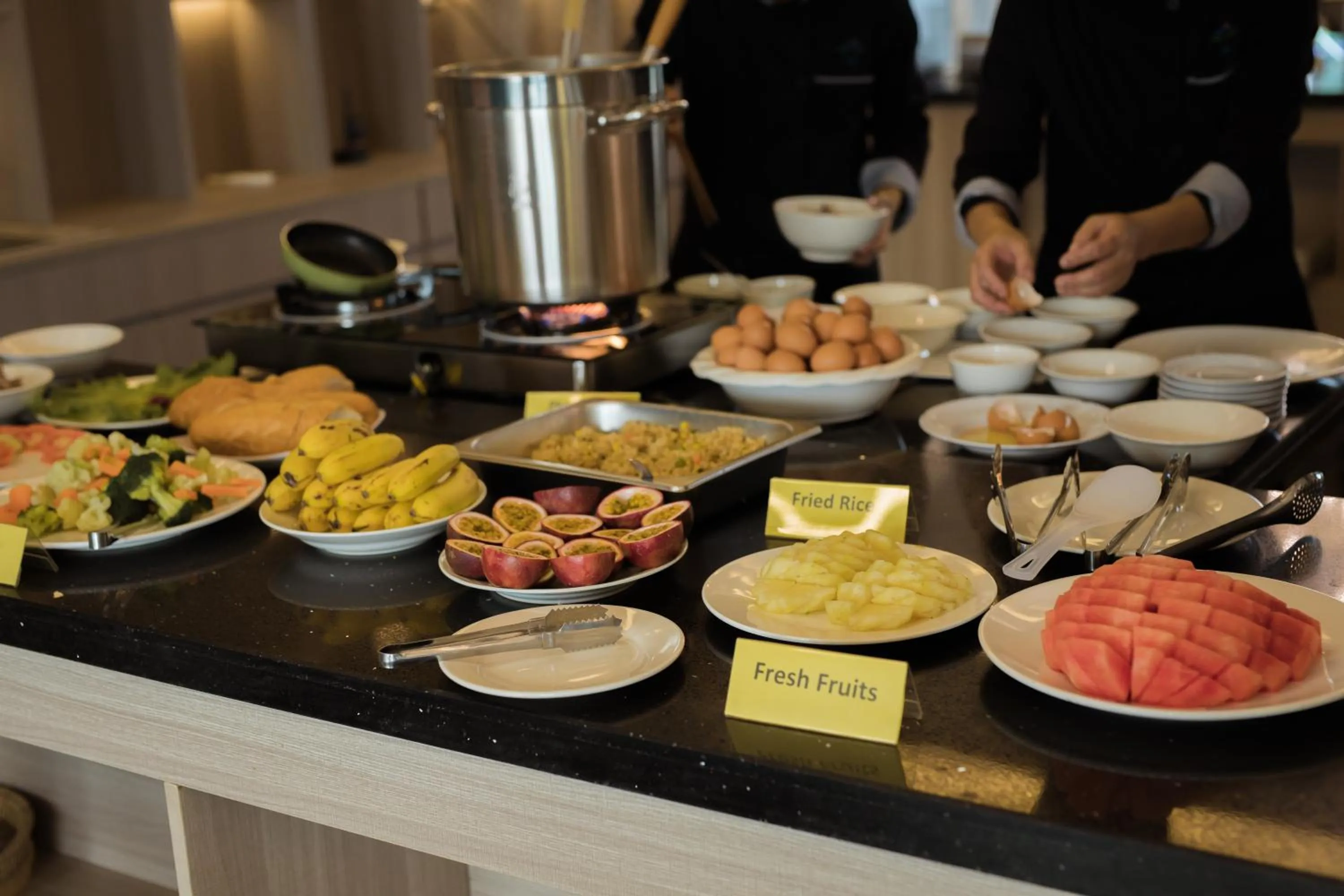 Restaurant/places to eat in Confetti Garden Hotel