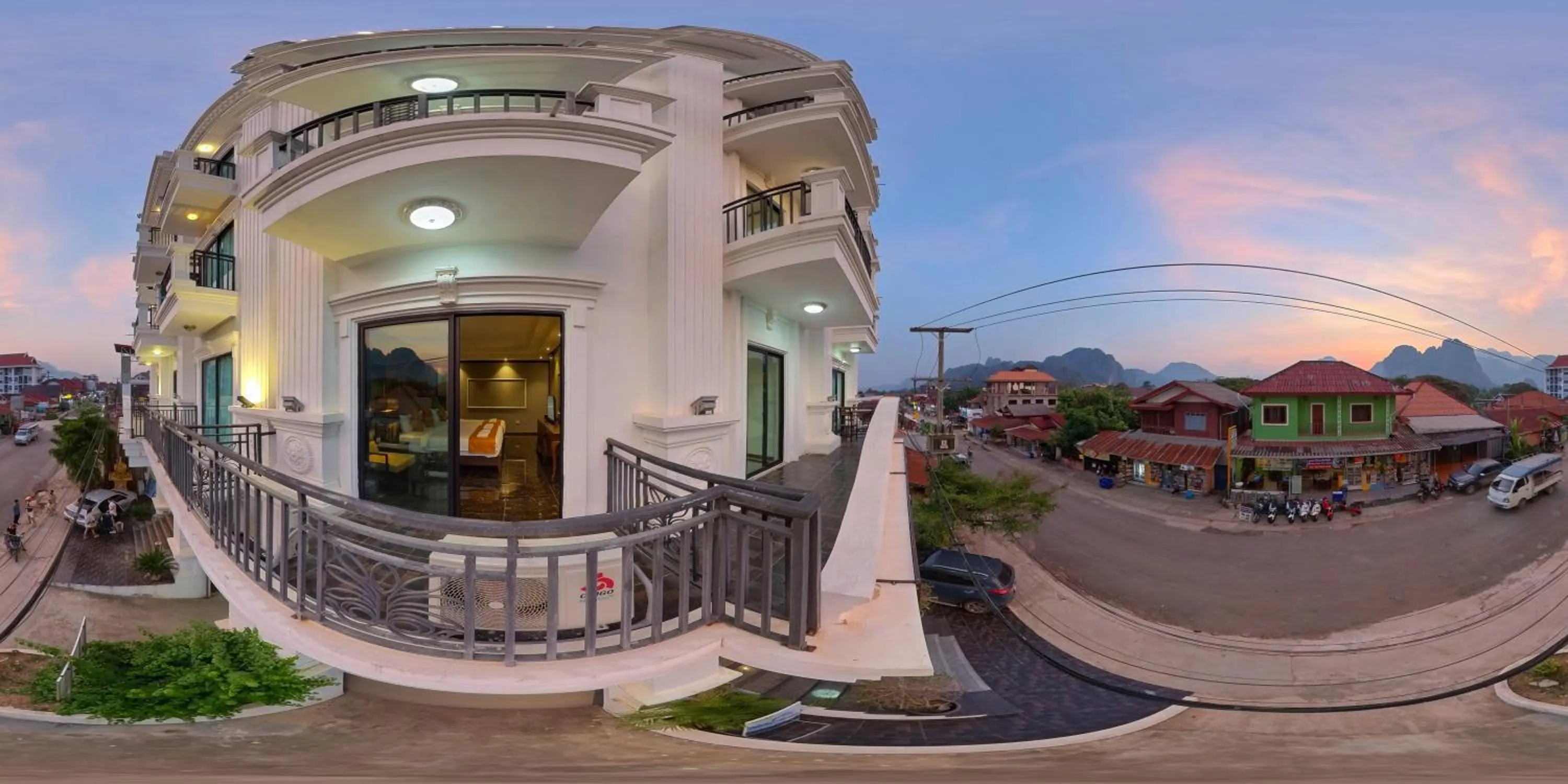 Confetti Garden Hotel