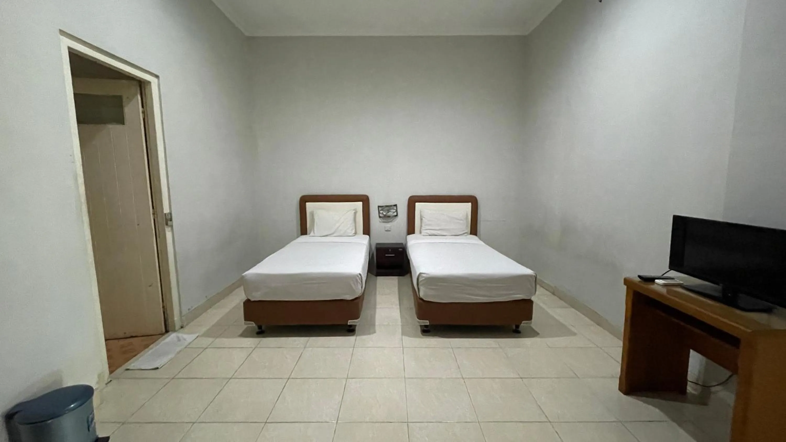 Bedroom, Bed in Planters Guest House