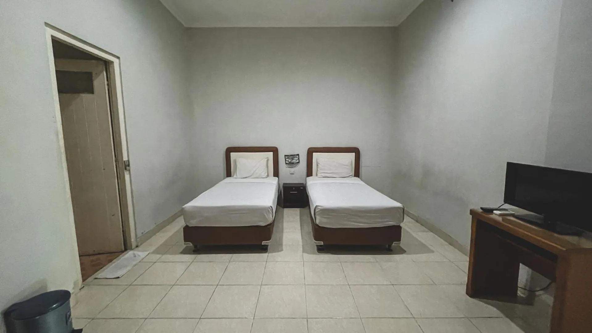 Bedroom, Bed in Planters Guest House