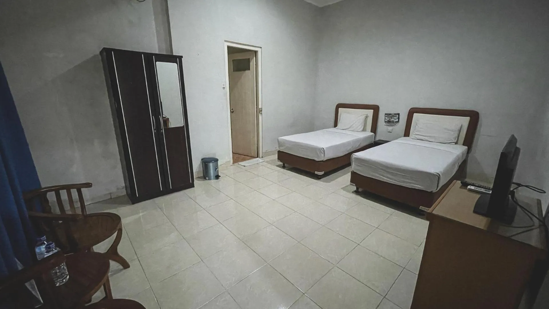 Bedroom, Bed in Planters Guest House