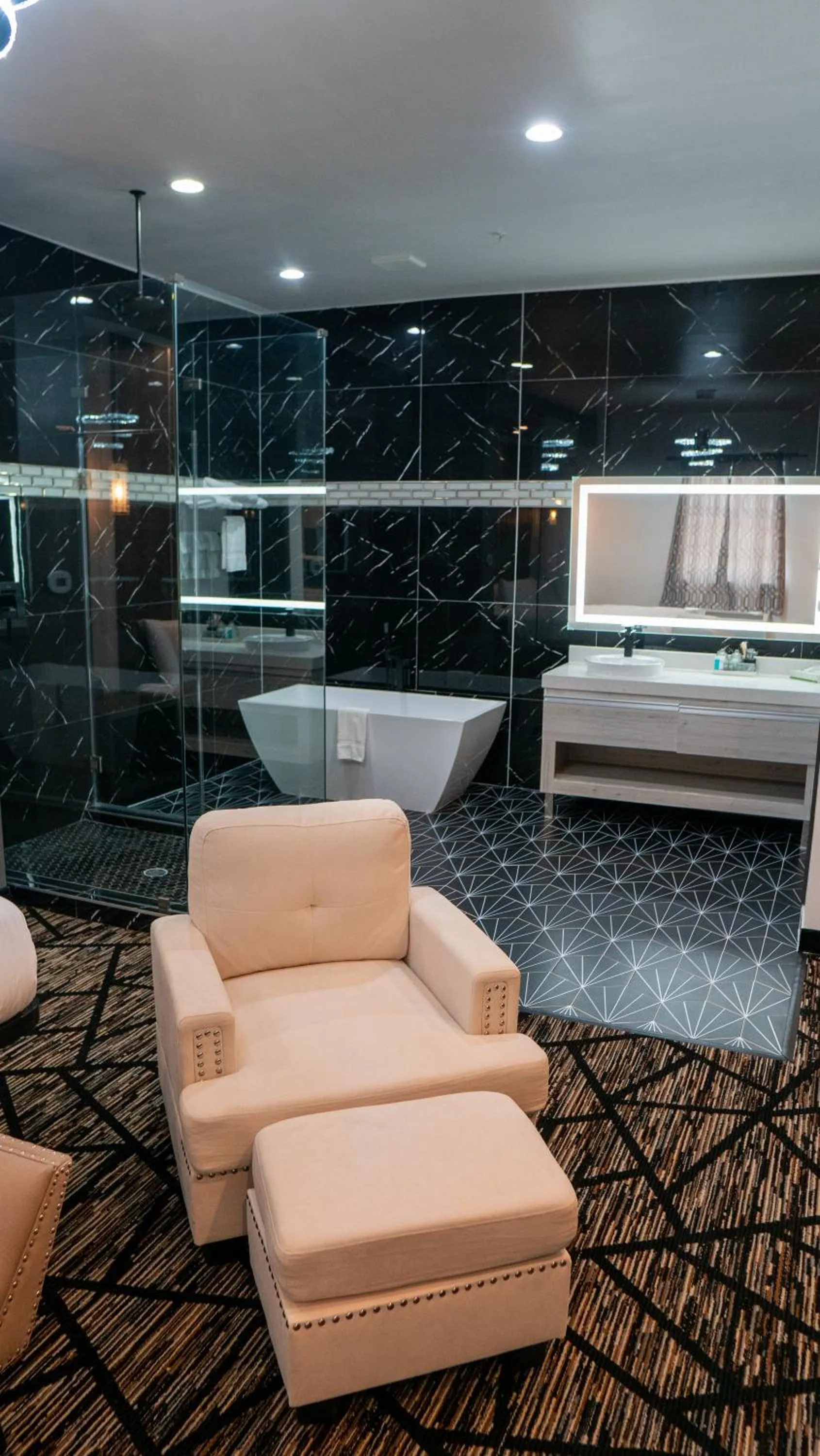 Bathroom in Comfeeni Inn and Suites