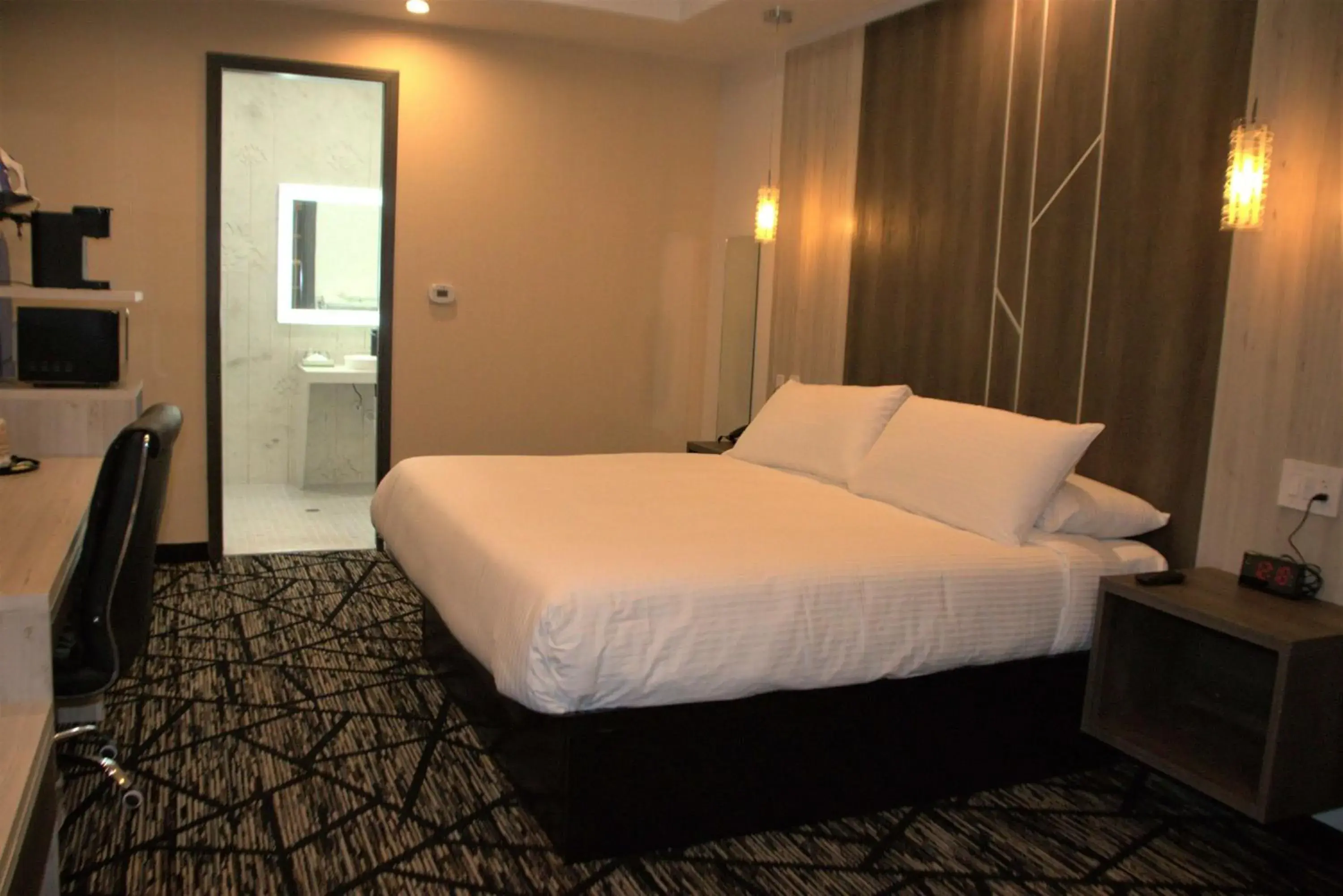 King Room with Walk-In Shower - Disability Access/Non-Smoking in SureStay Hotel by Best Western Houston Southeast King Room with Walk-In Shower - Disability Access/Non-Smoking in SureStay Hotel by Best Western Houston Southeast