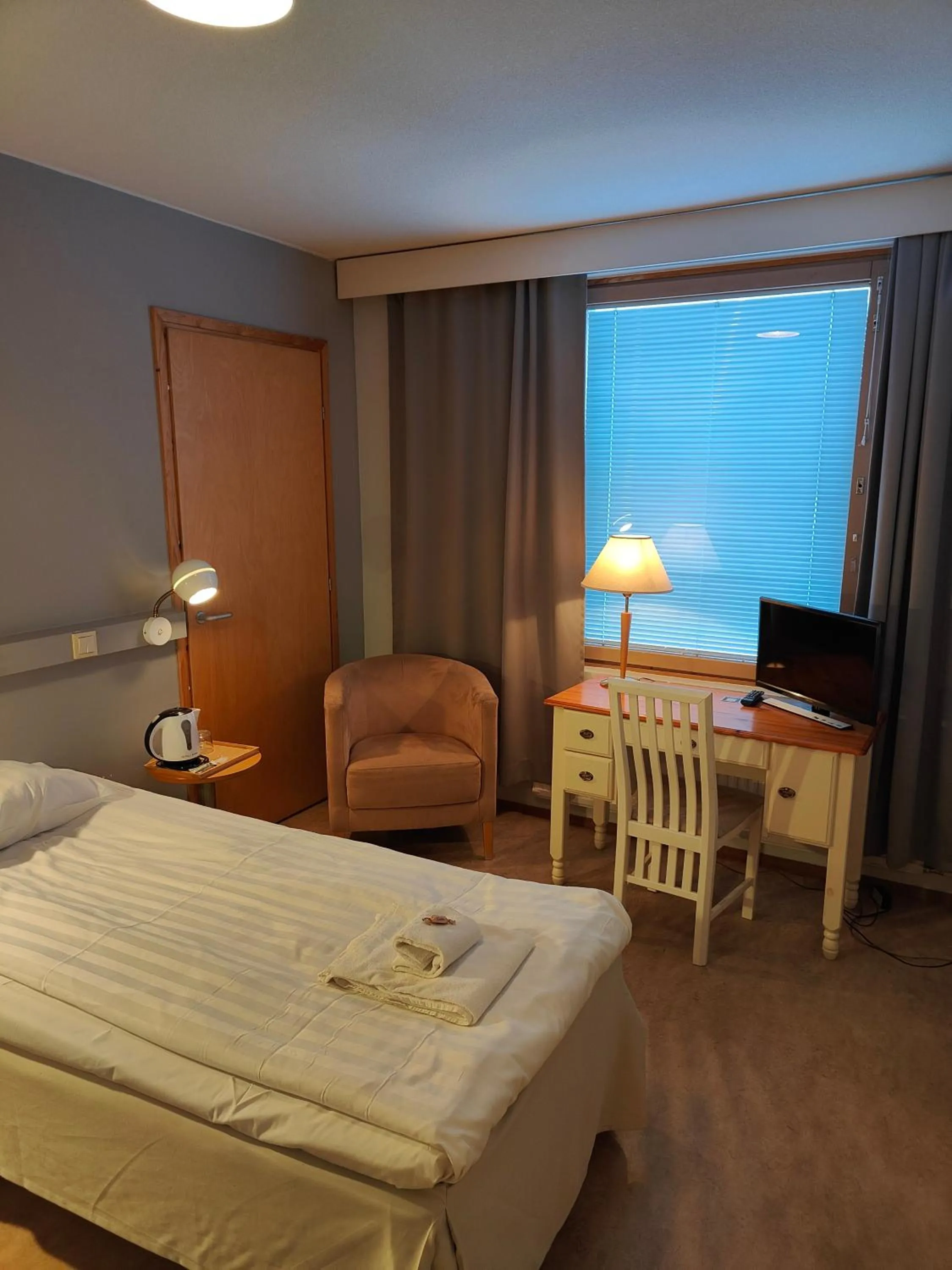 Bedroom, Bed in Hotel Karhu