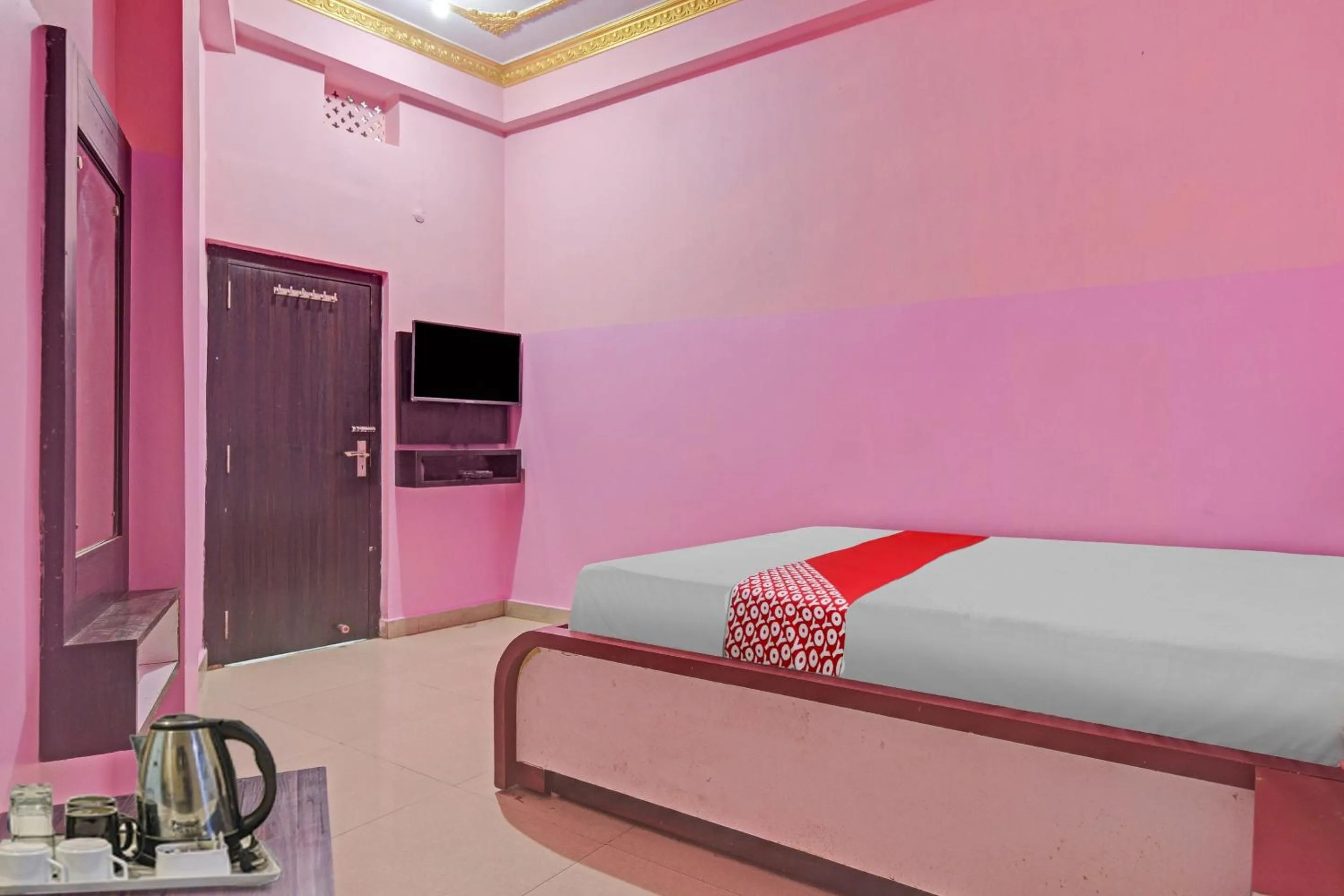 Facade/entrance in Hotel O by OYO New Maa Tara Hotel