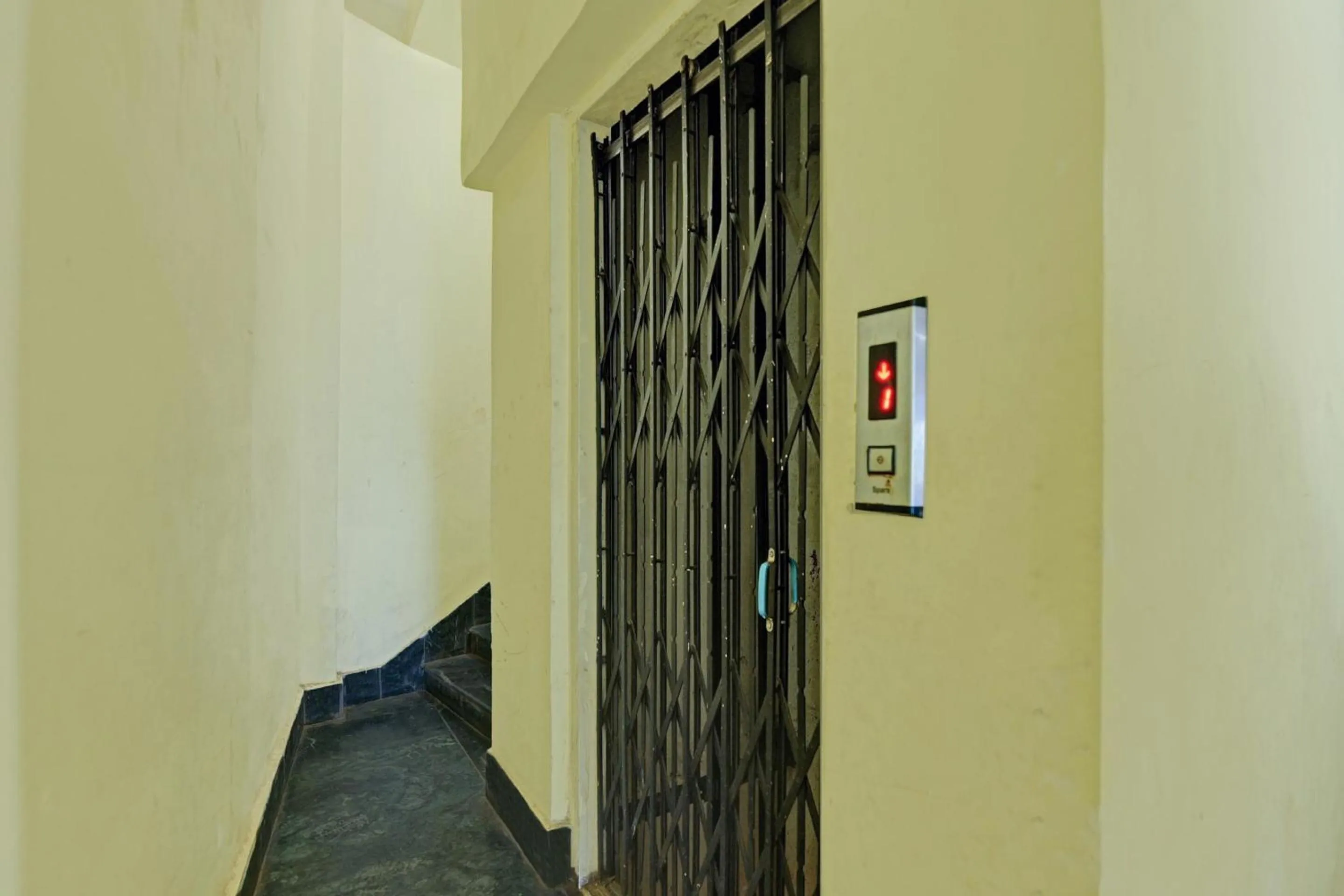 Facade/entrance in Hotel O by OYO New Maa Tara Hotel