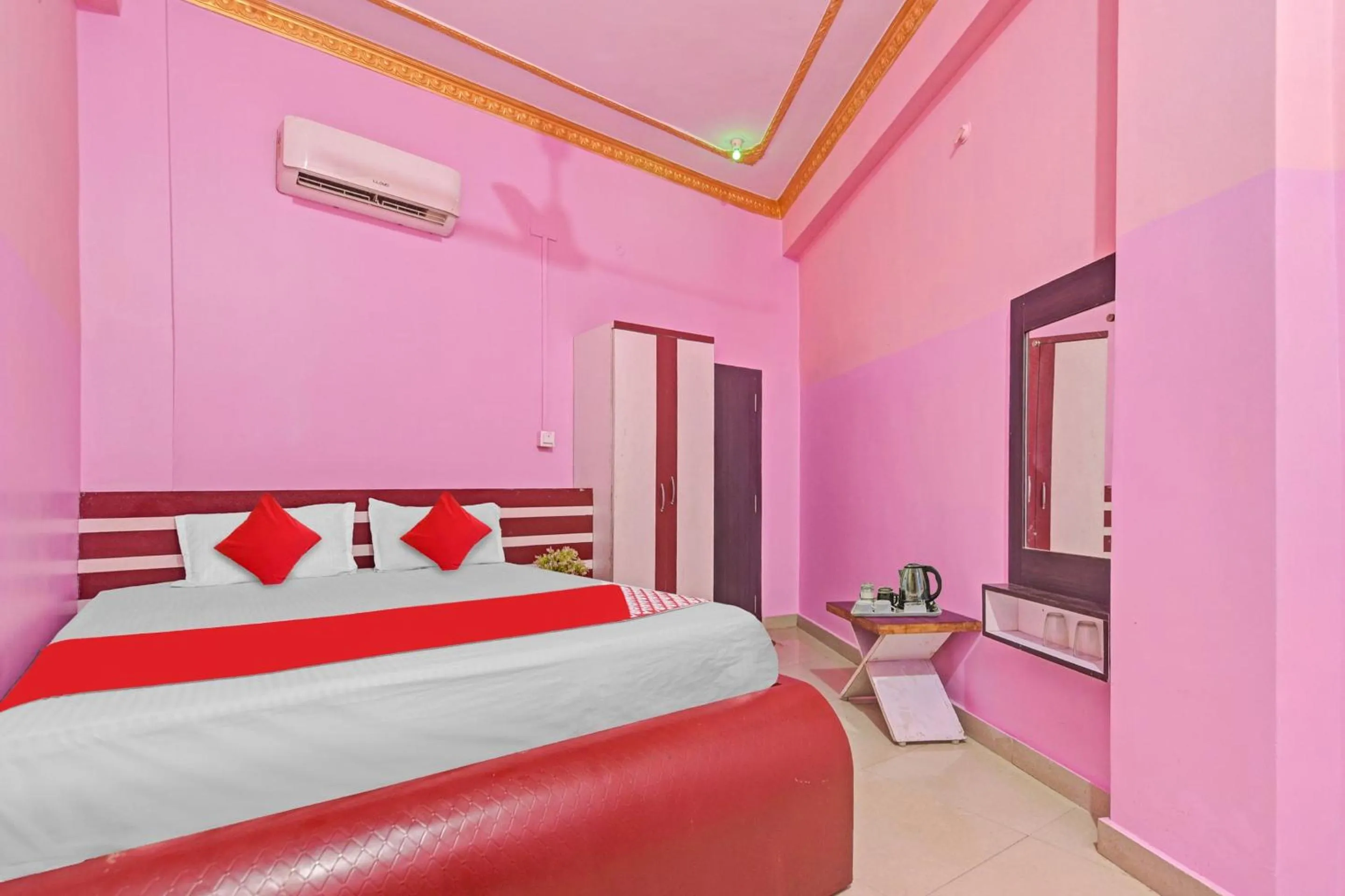Bedroom in Hotel O by OYO New Maa Tara Hotel