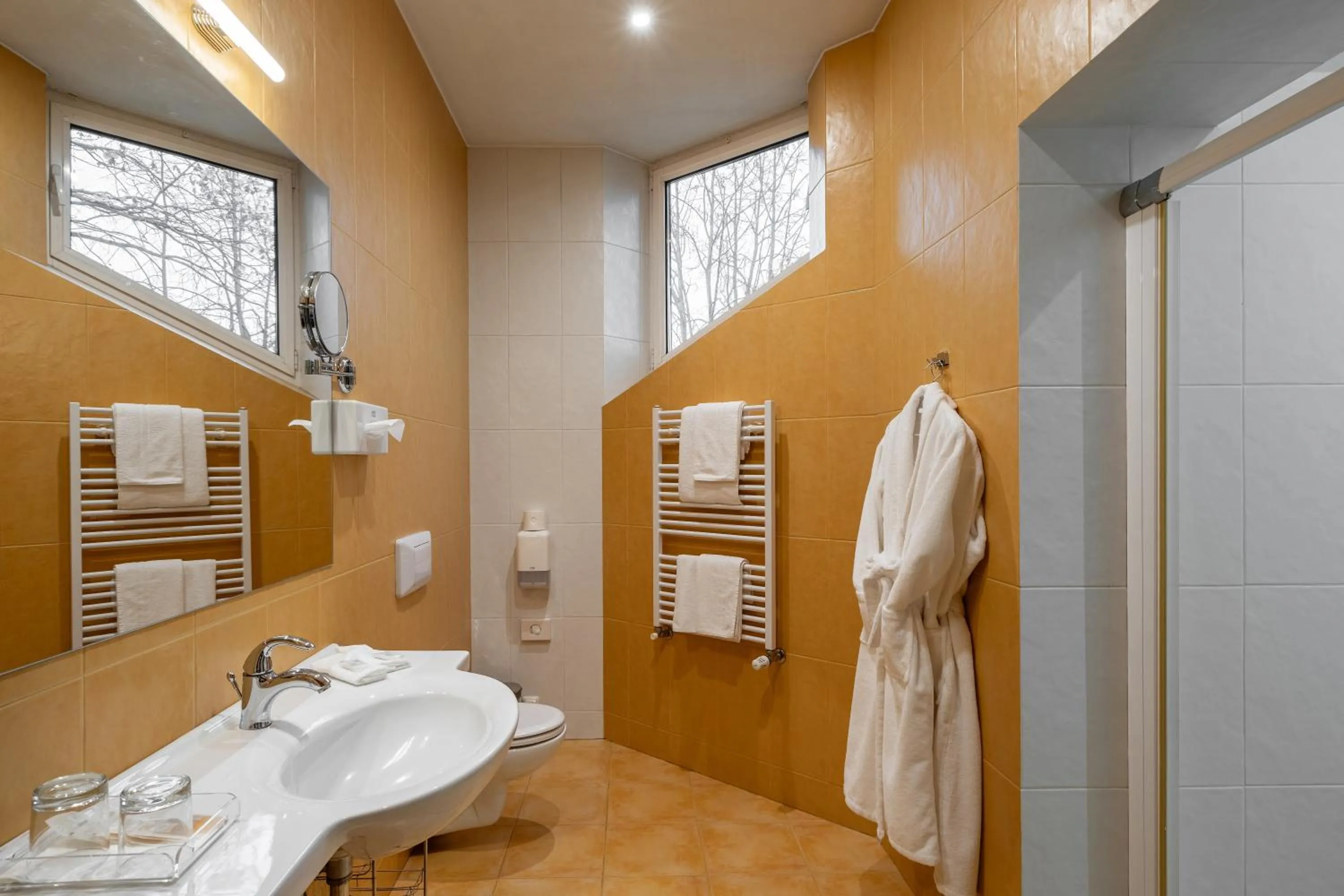 Bathroom in Hotel Sfinksas